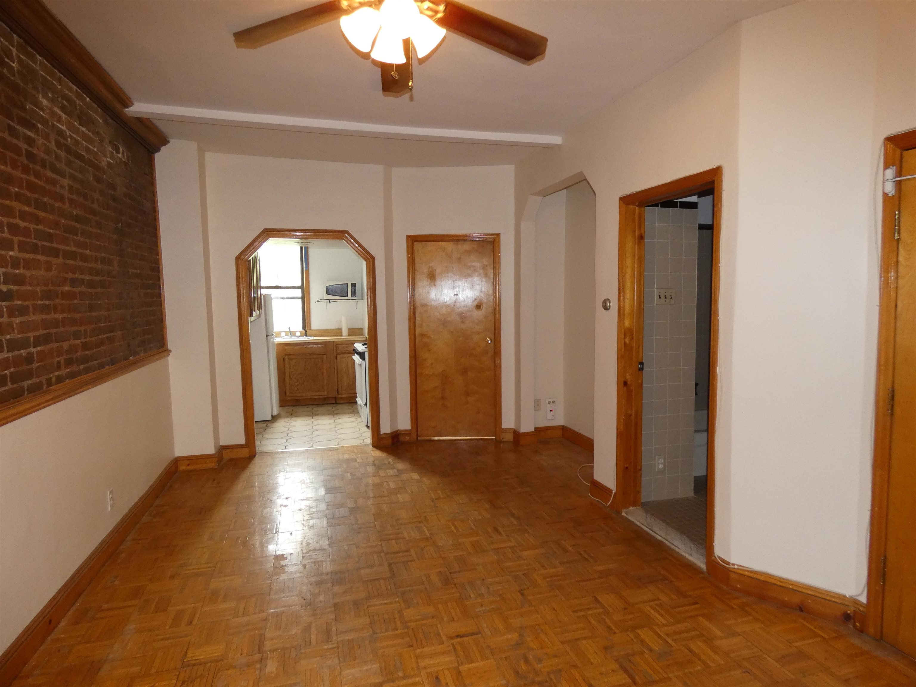 936 Willow Ave 3 Property Photo 3
