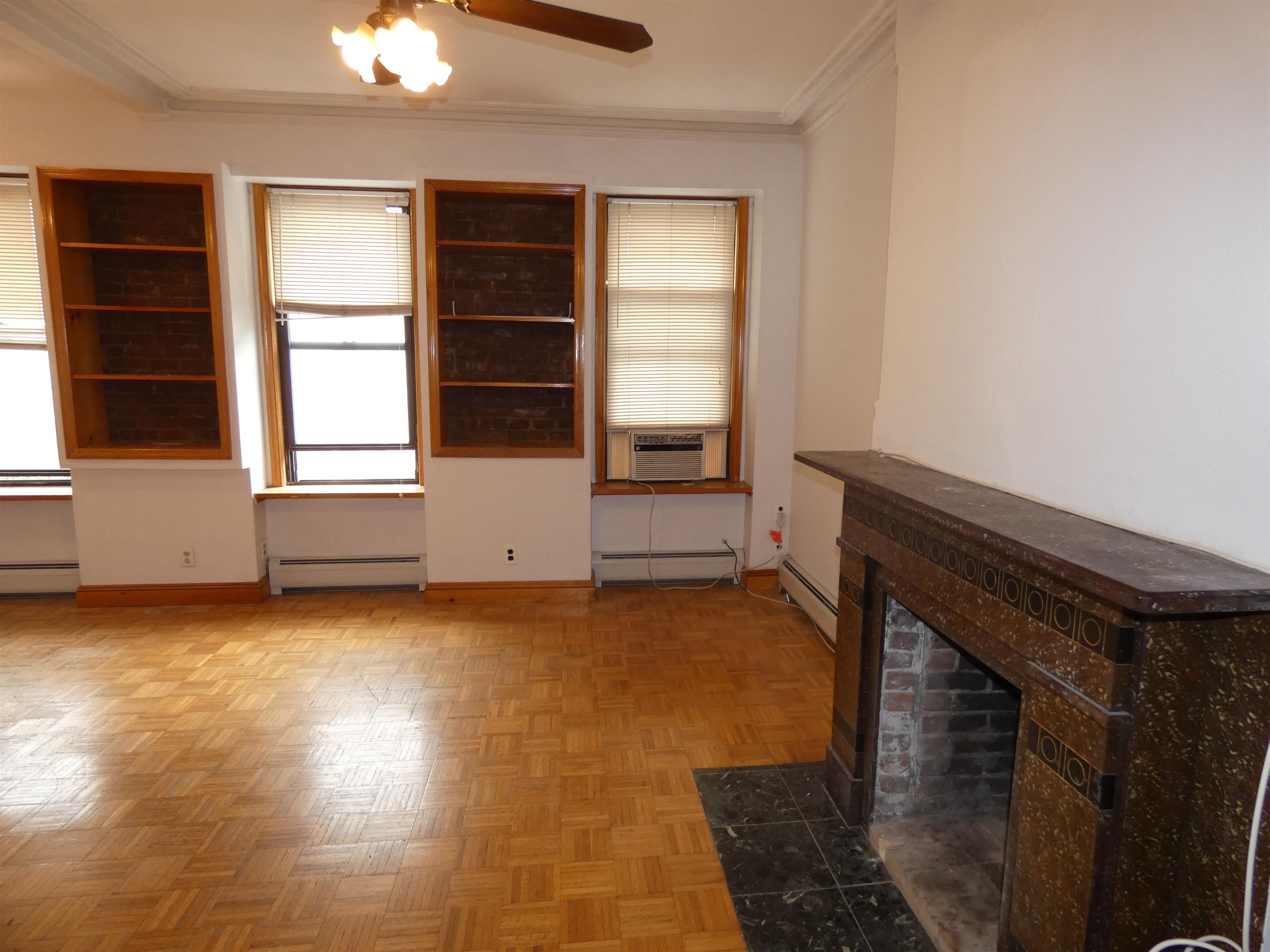 936 Willow Ave 3 Property Photo 7