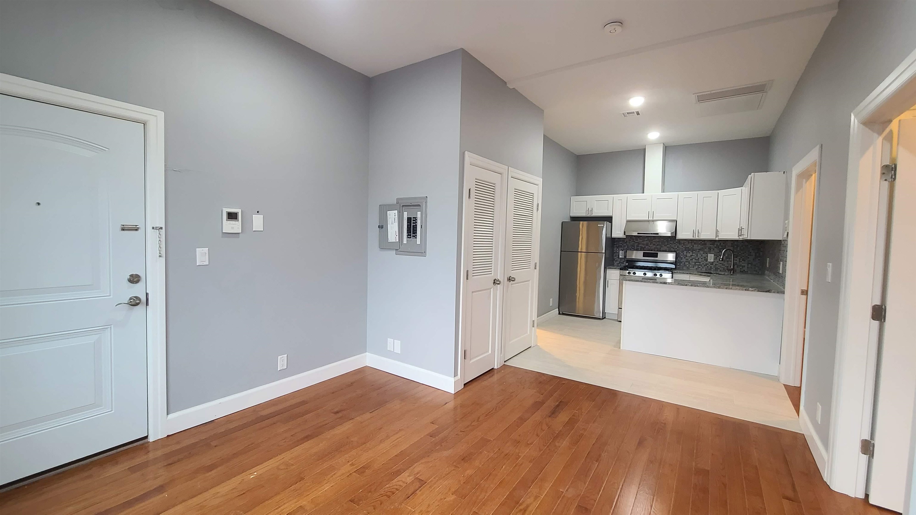 100 Griffith St 3r Property Photo 2