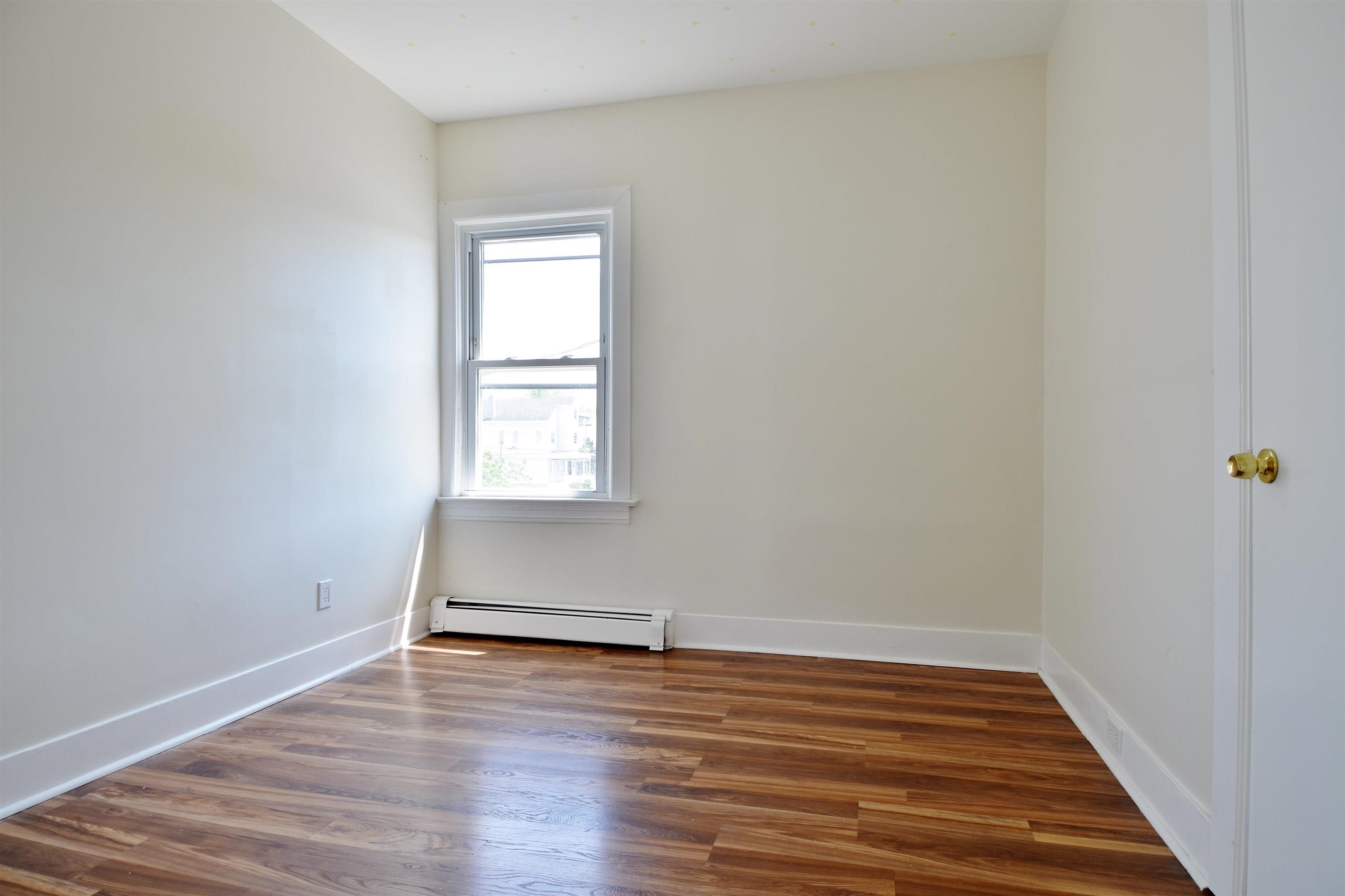 135 Lord Ave 2 Property Photo 11