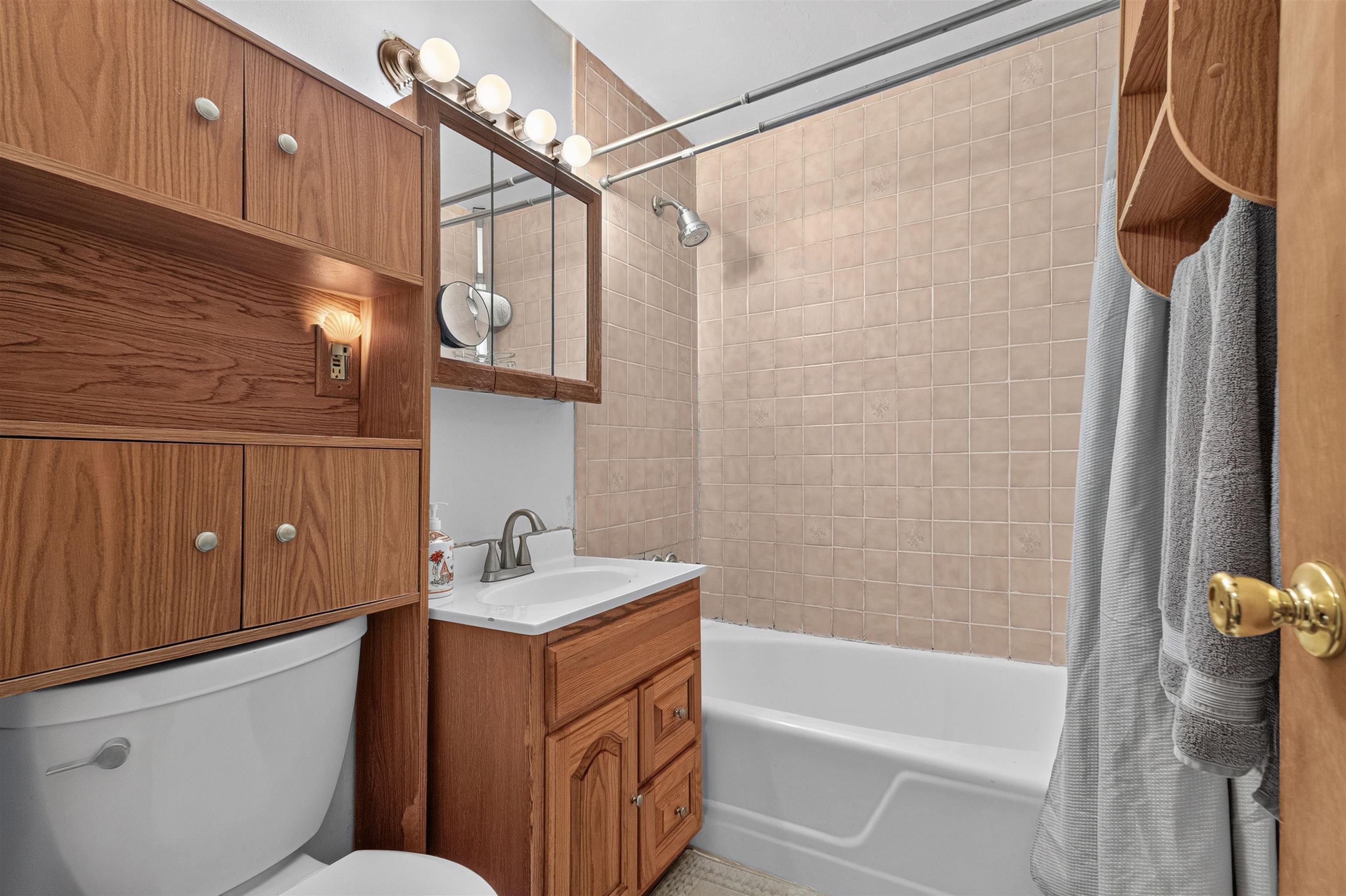 83 Zabriskie Ave Property Photo 12