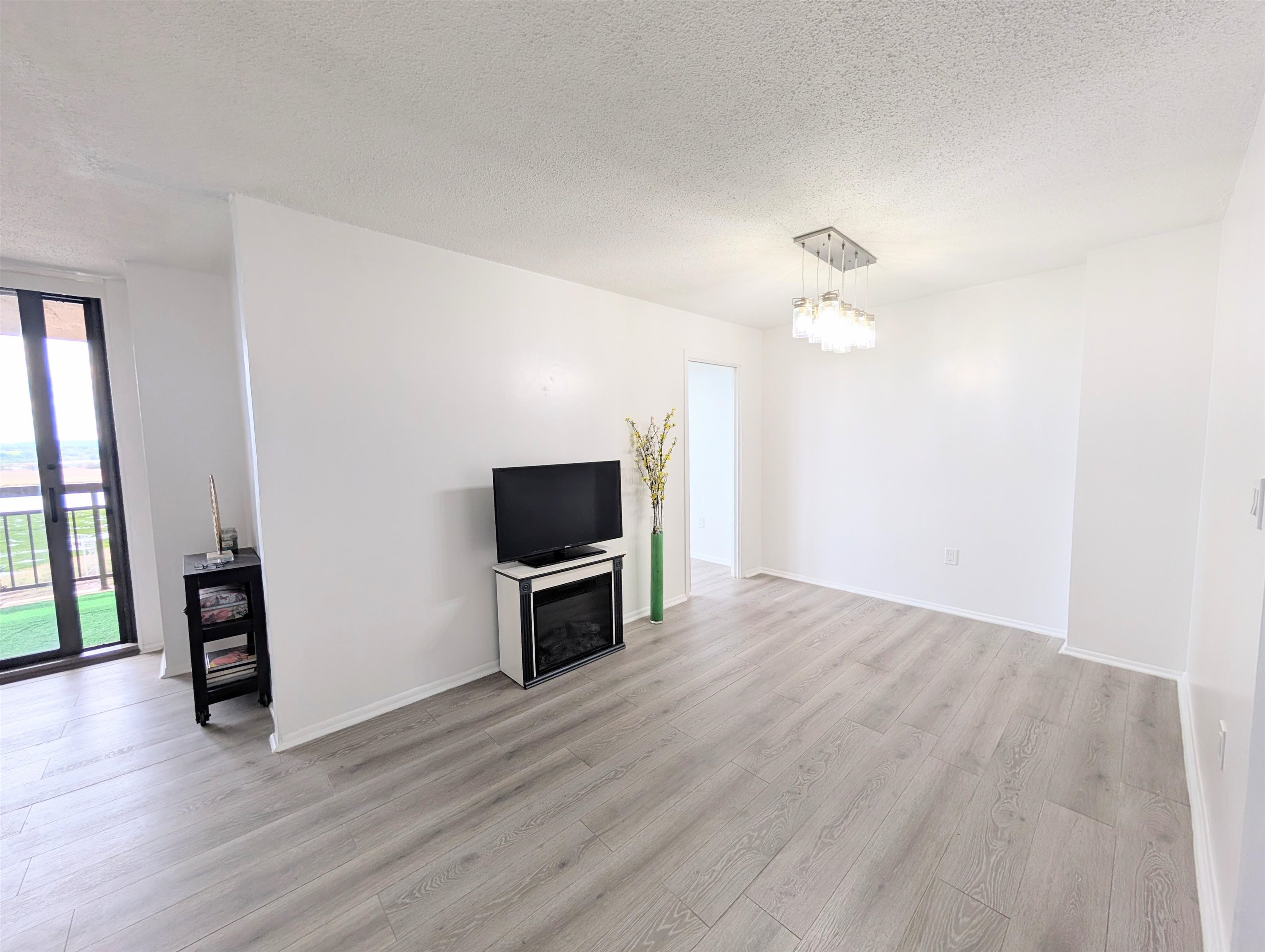 918 Harmon Cove Tower 918 Property Photo 3
