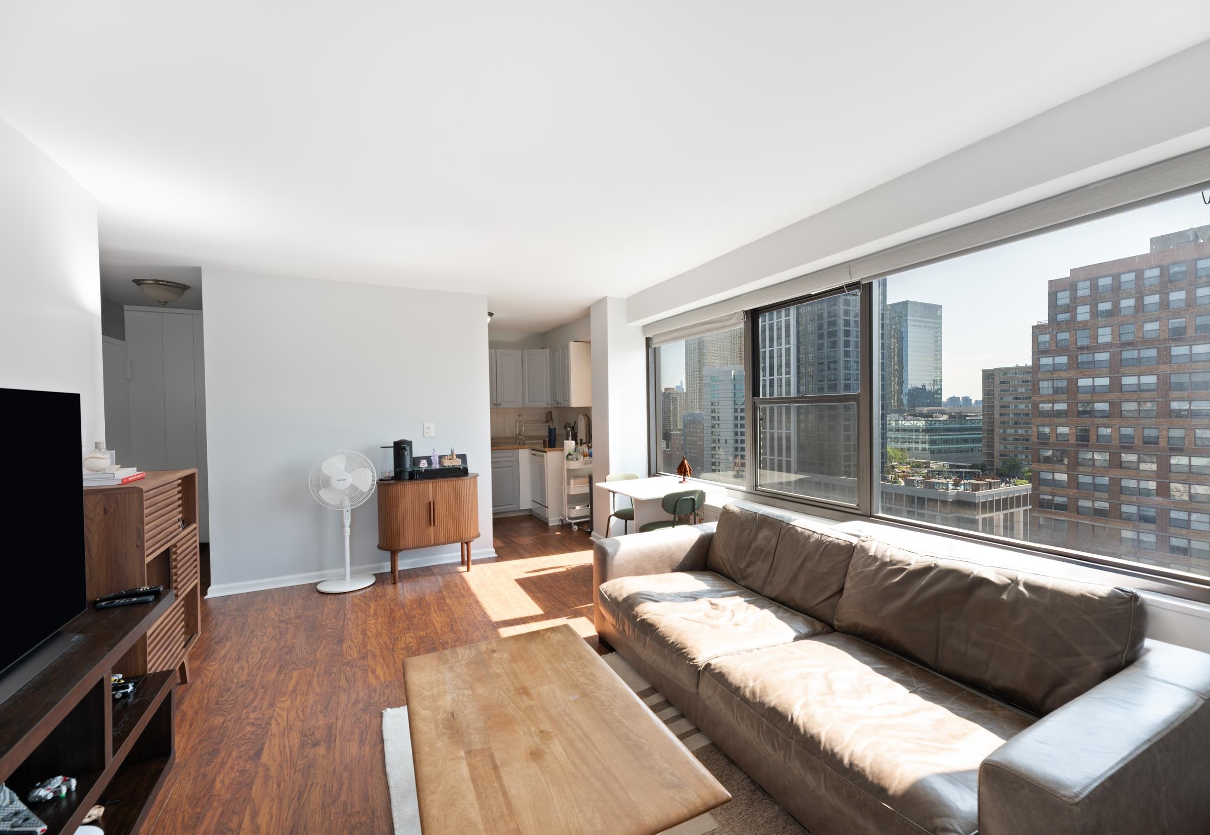 135 MONTGOMERY ST 20A Property Photo 1