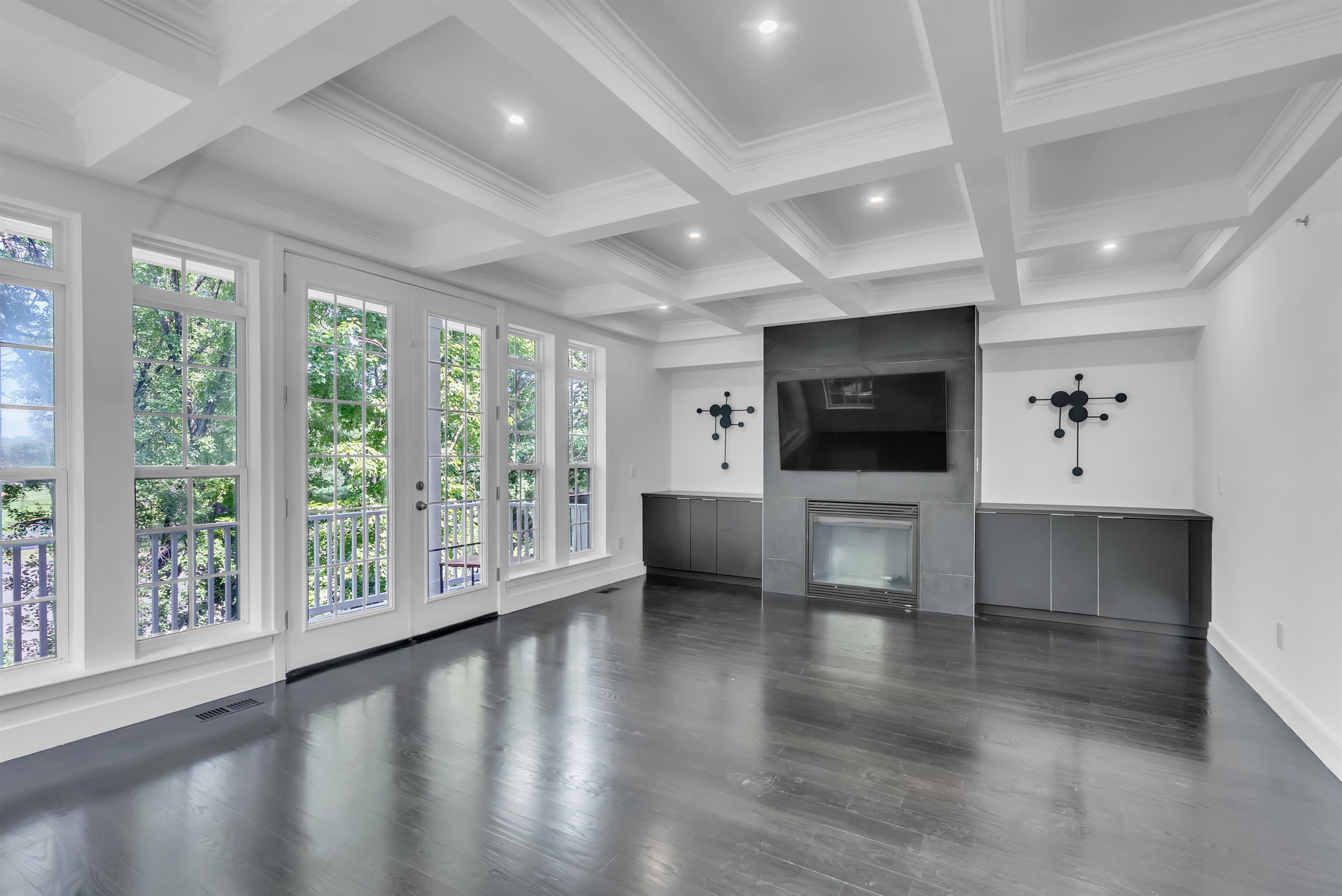 8 Creekside Ct Property Photo 3
