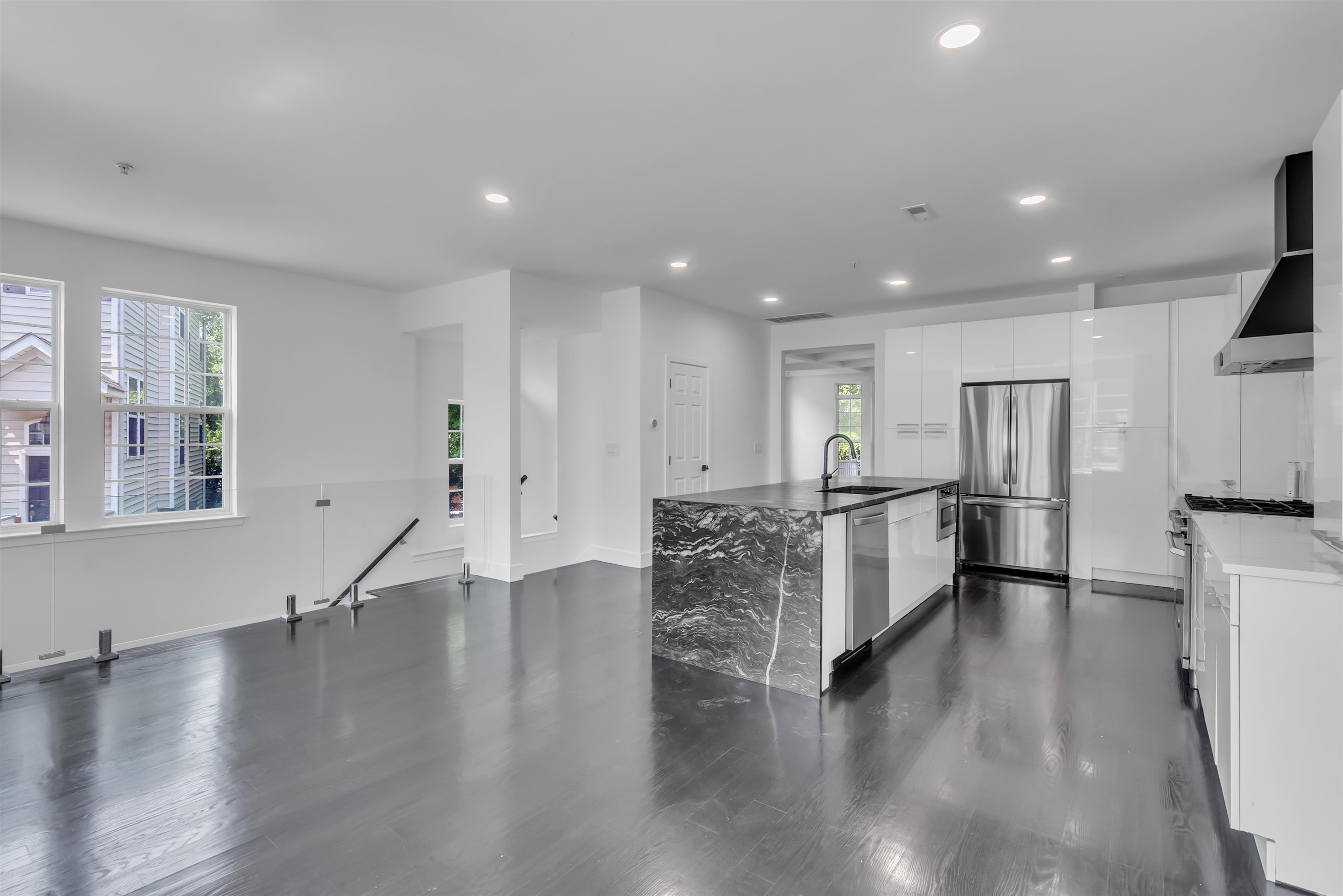 8 Creekside Ct Property Photo 8