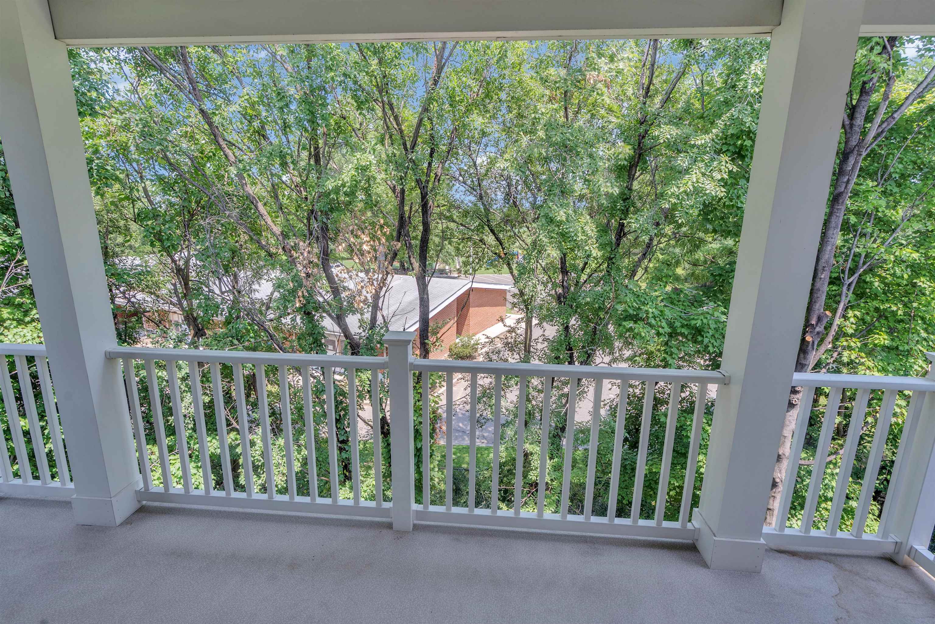 8 Creekside Ct Property Photo 35