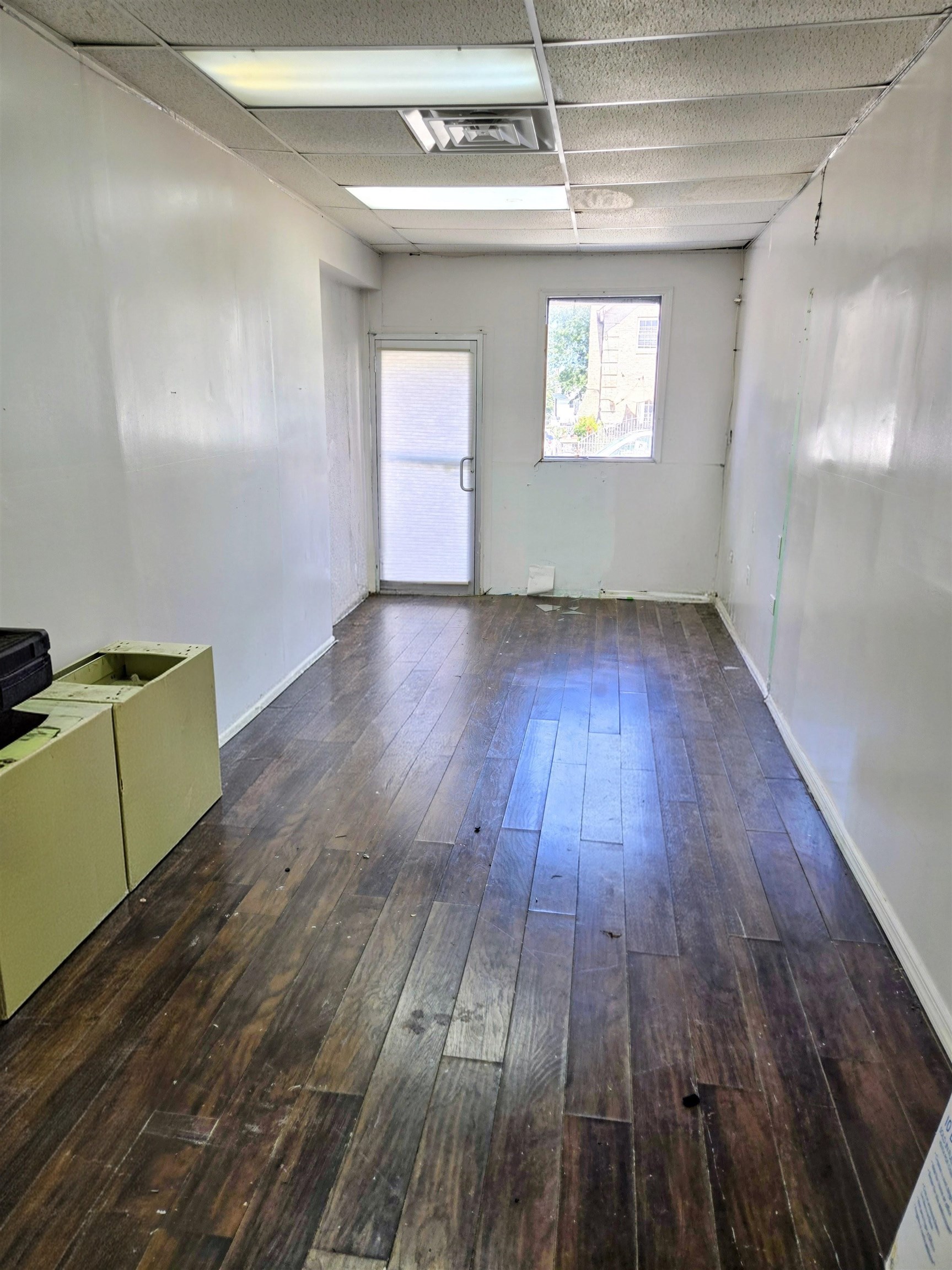 715 76th St Property Photo 3