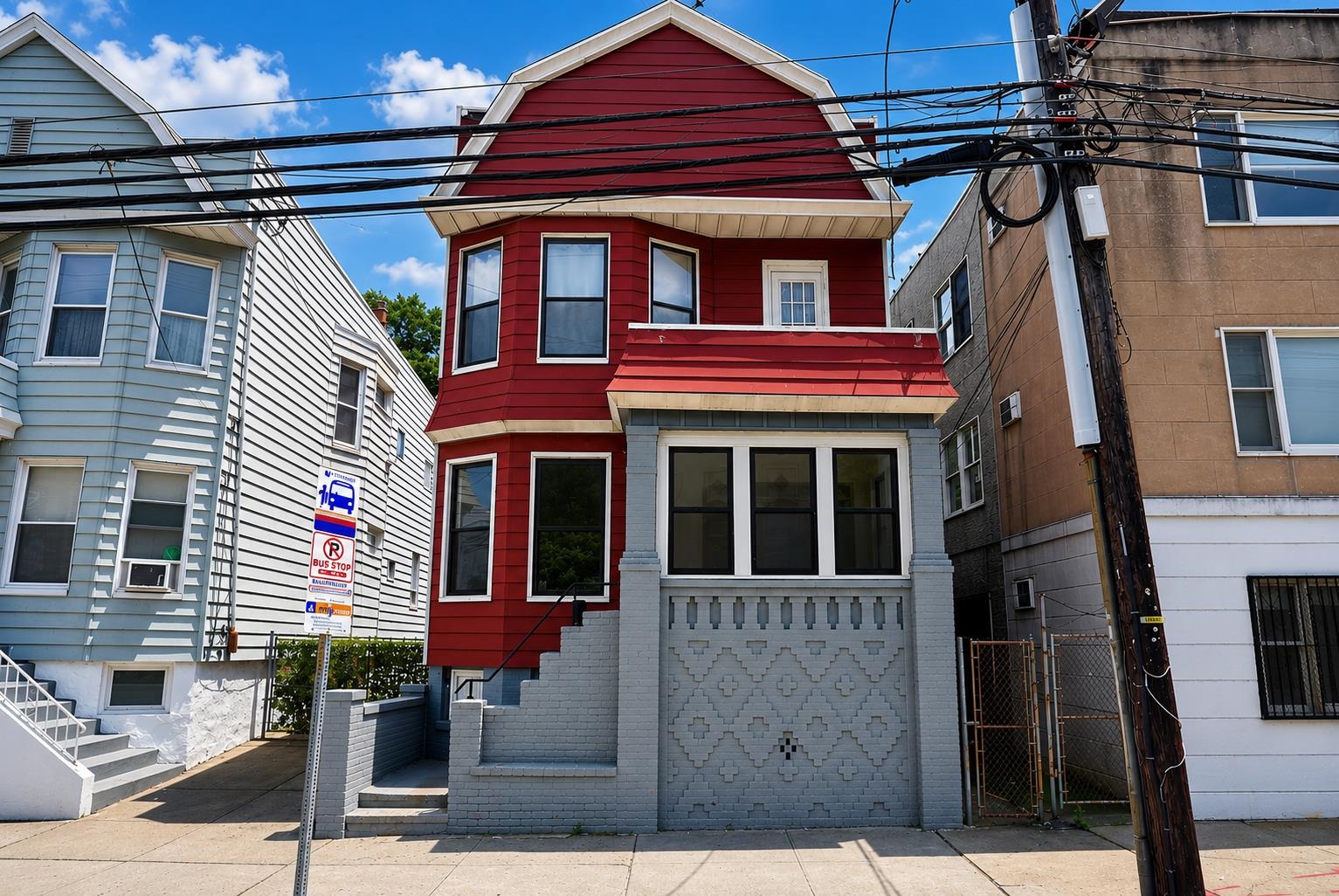 852 WEST SIDE AVE Property Photo 1