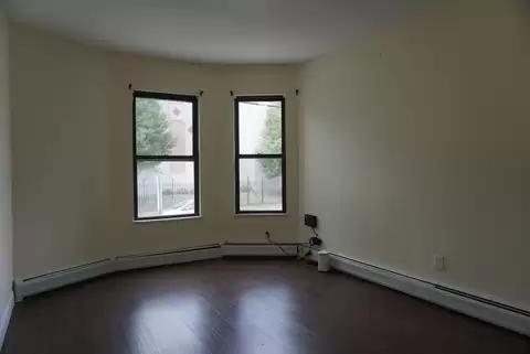 852 West Side Ave Property Photo 3