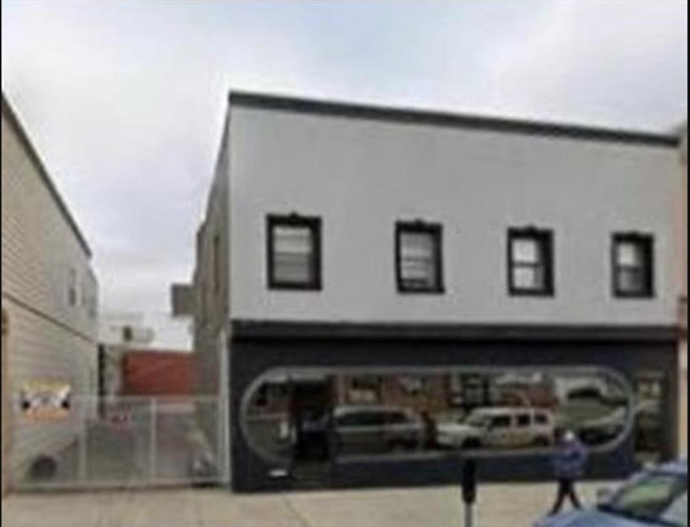 725-727 BROADWAY Property Photo 1