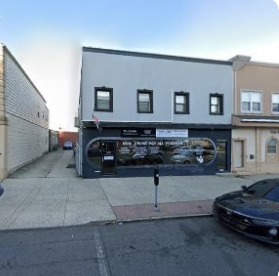 725-727 Broadway Property Photo 3