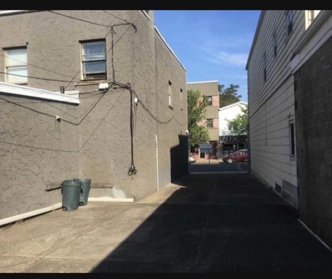 725-727 Broadway Property Photo 5