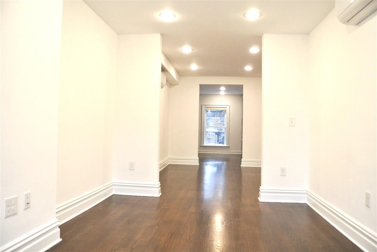 348.5 5th St Property Photo 2