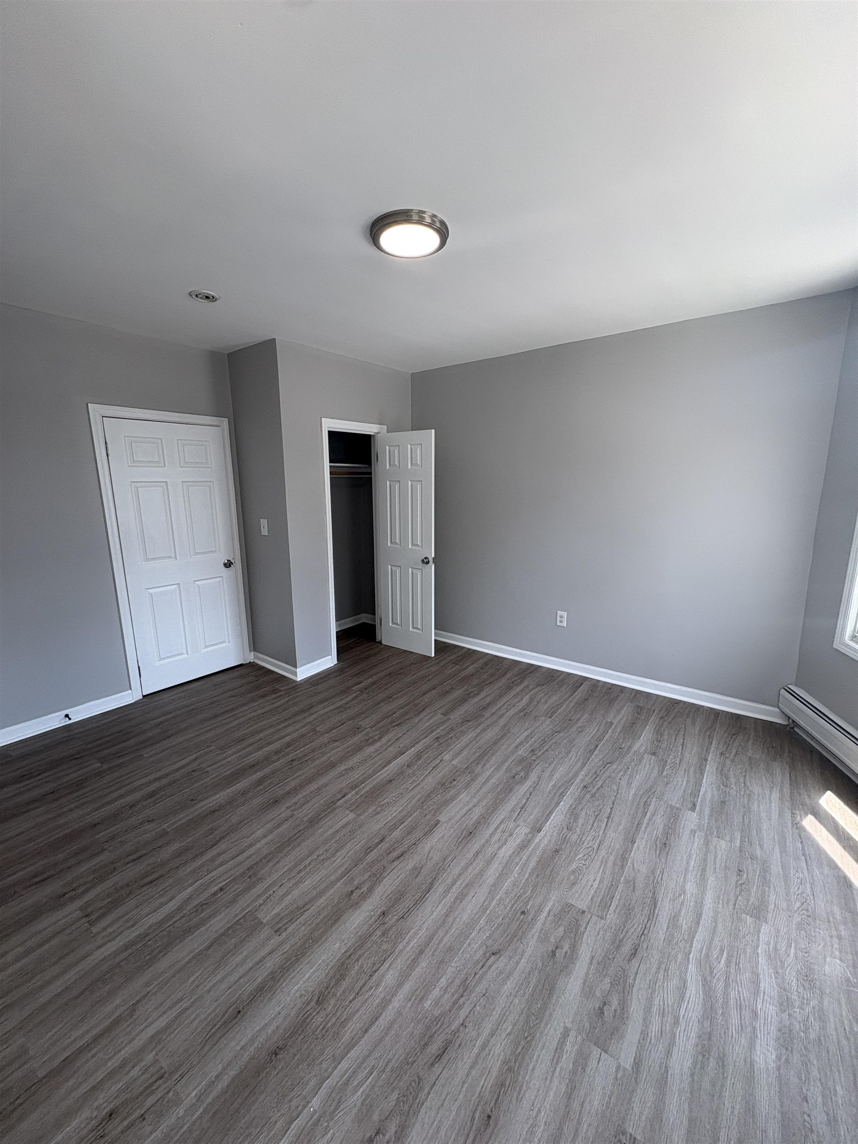 180 Bayview Ave Property Photo 3