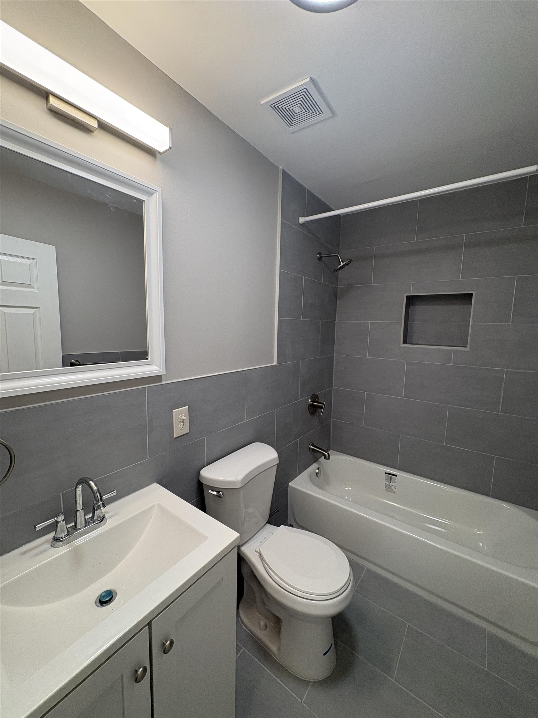 180 Bayview Ave Property Photo 8