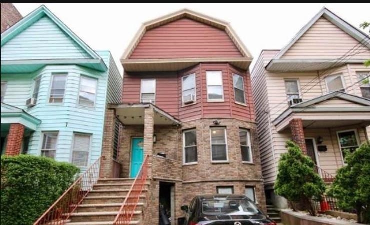 204 Sherman Ave Property Photo 1