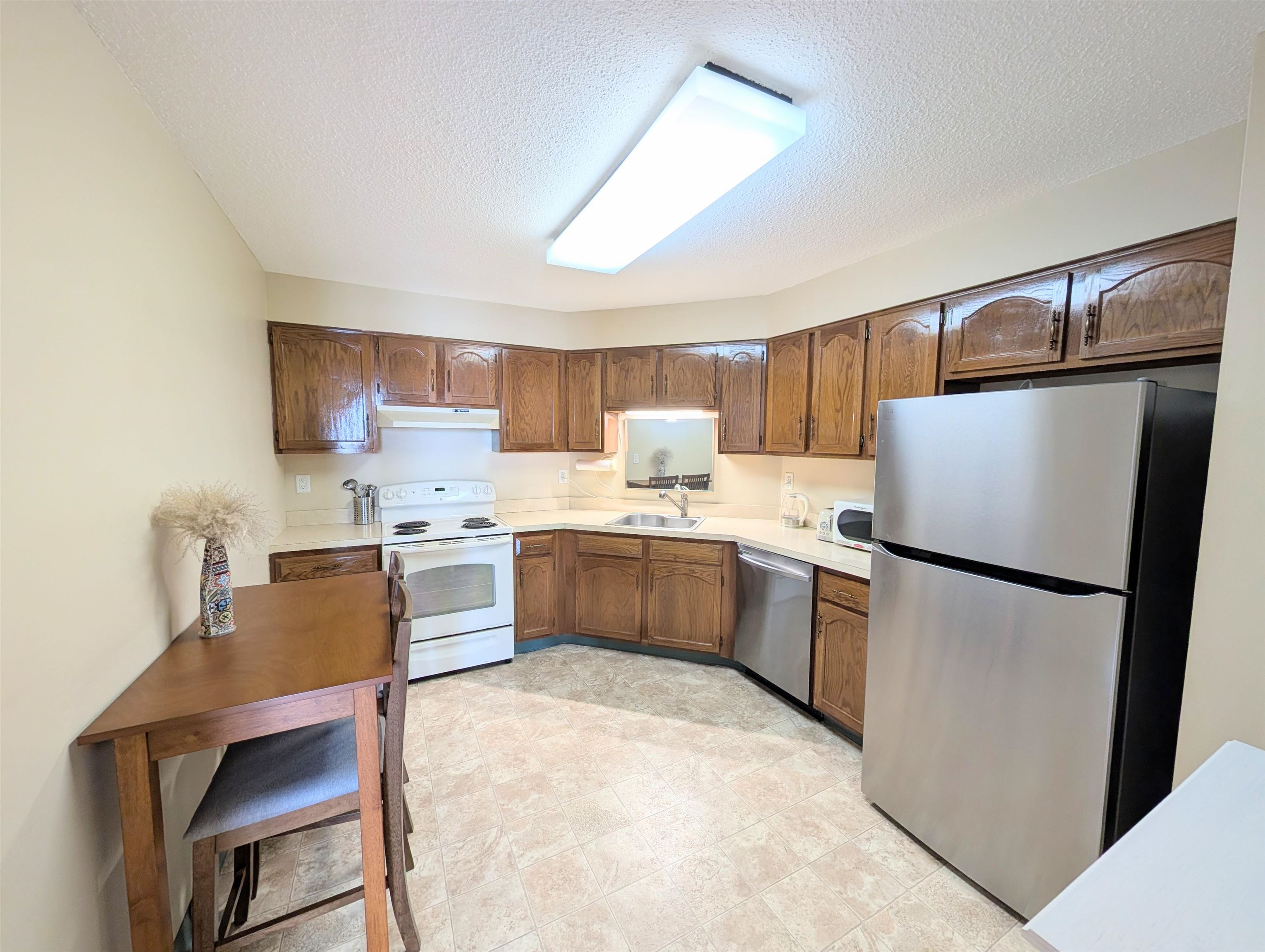 1908 Harmon Cove Tower 1908 Property Photo 8