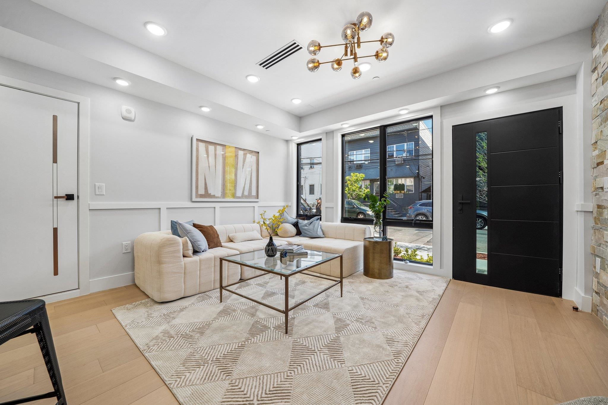 33 Bleecker St 1 Property Photo 2