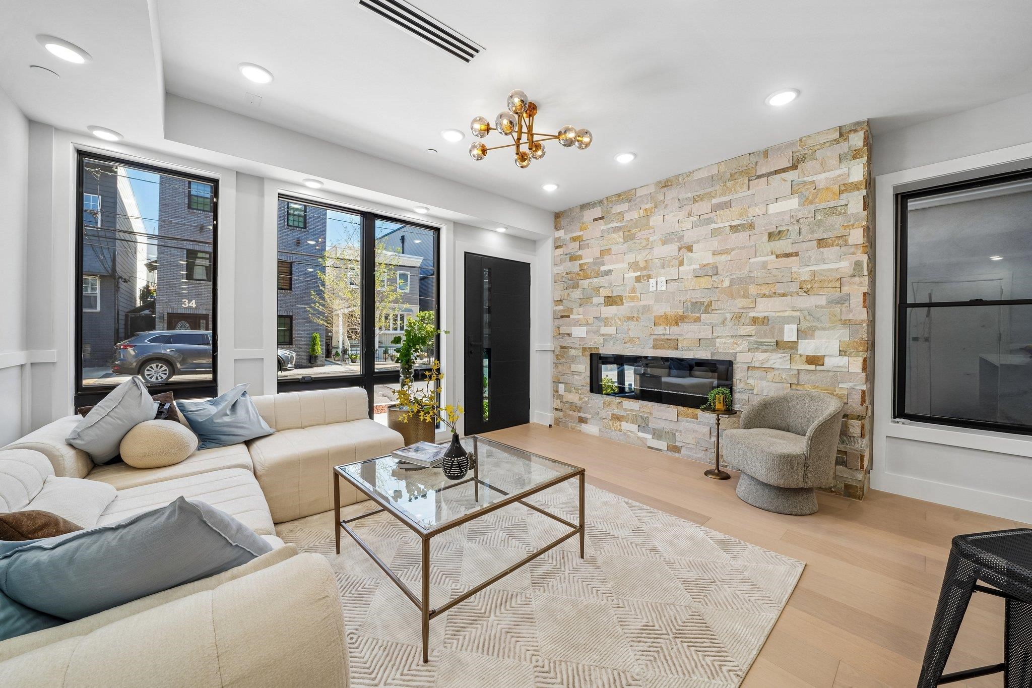 33 Bleecker St 1 Property Photo 3