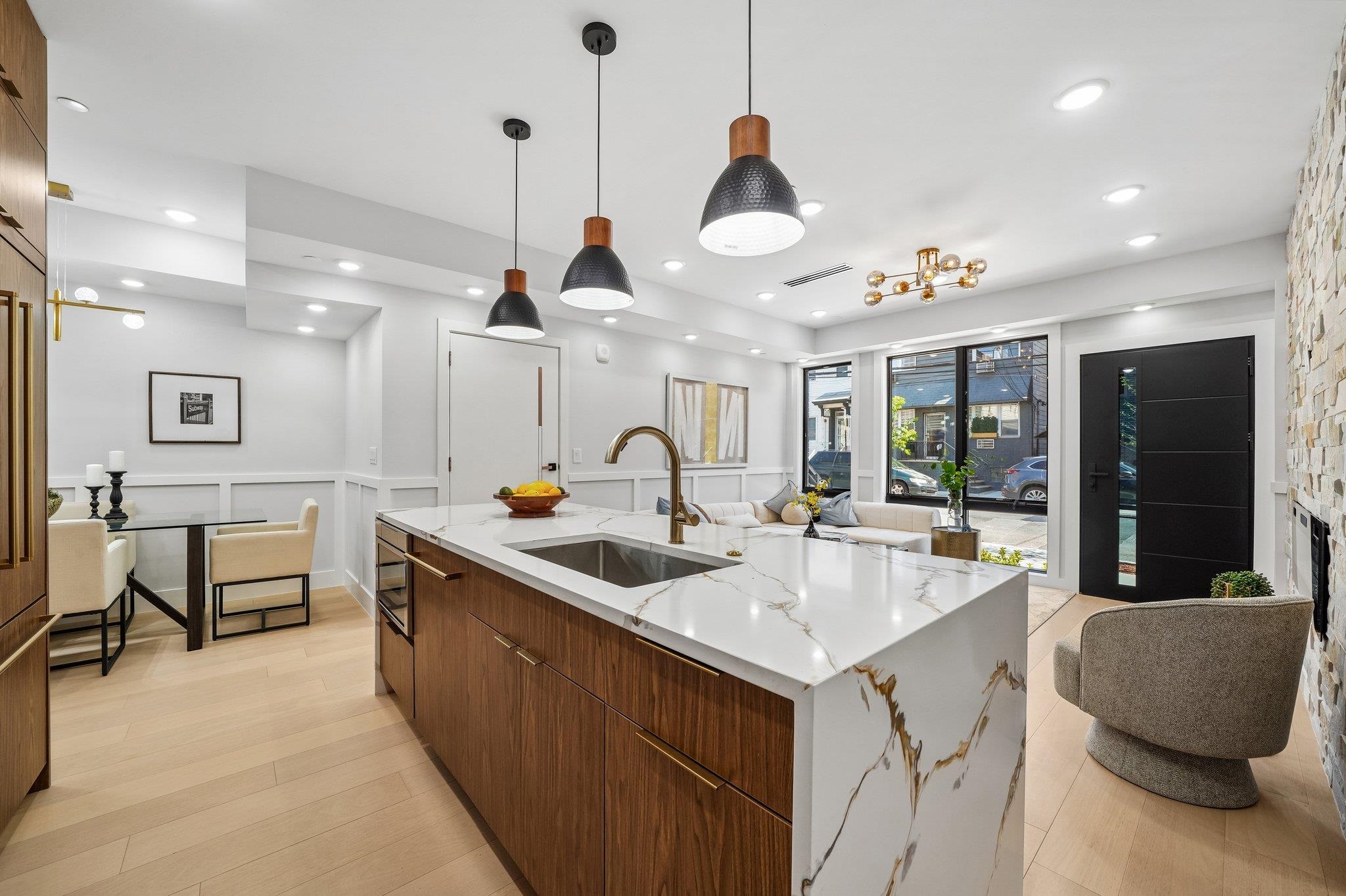 33 Bleecker St 1 Property Photo 6