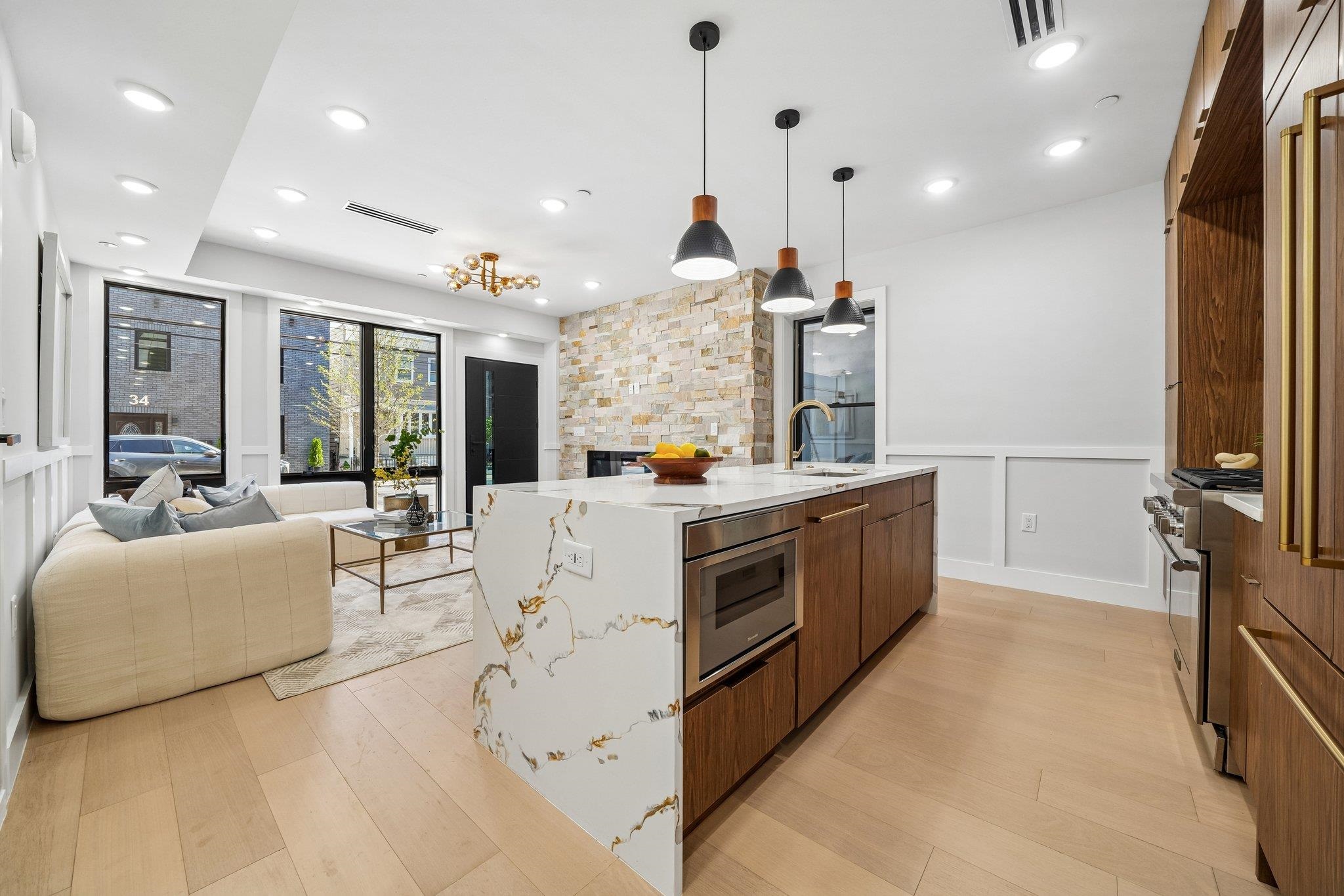 33 Bleecker St 1 Property Photo 7