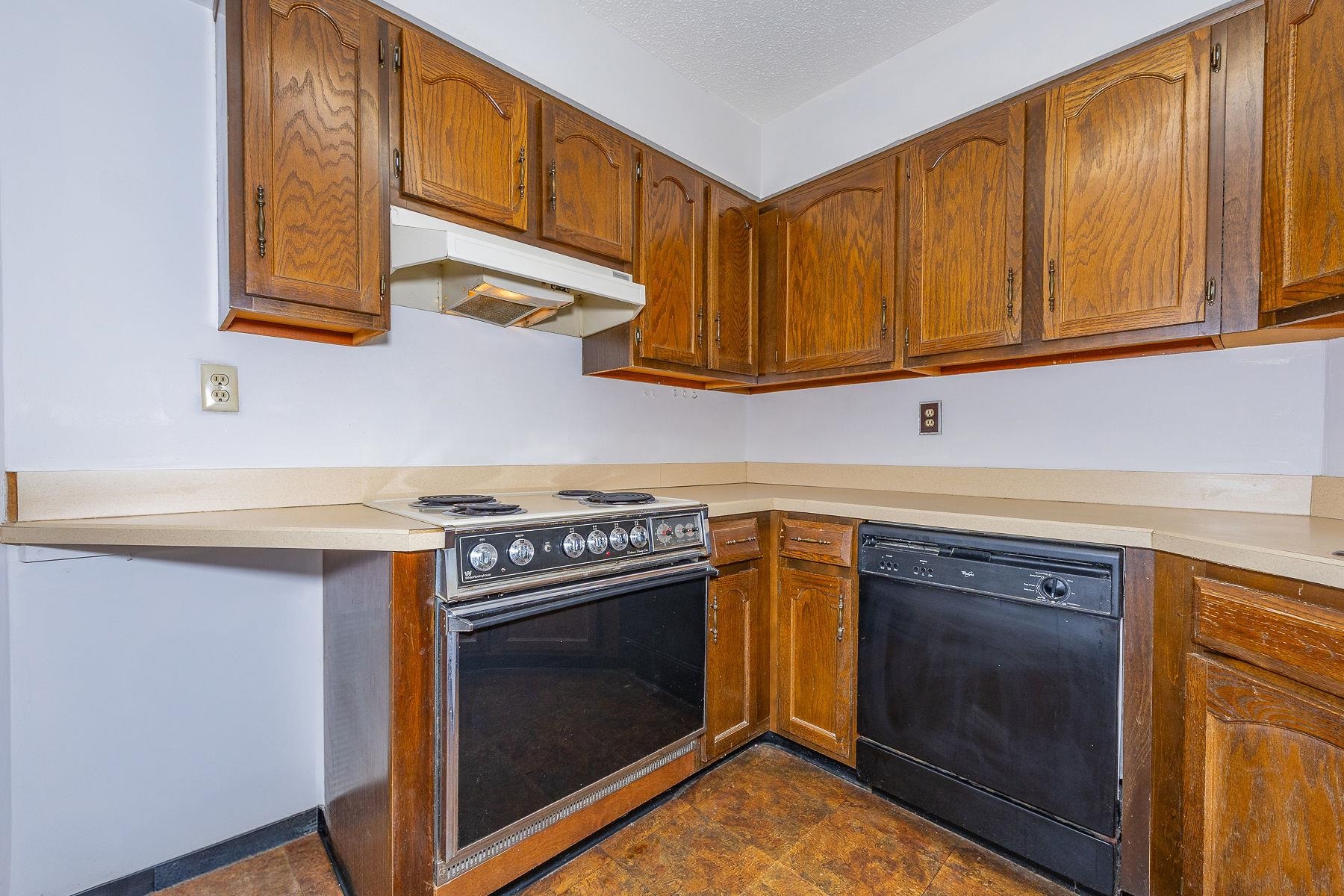 418 Harmon Cove Tower Property Photo 11