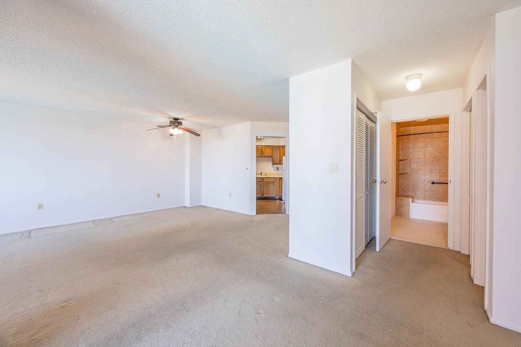 418 Harmon Cove Tower Property Photo 16