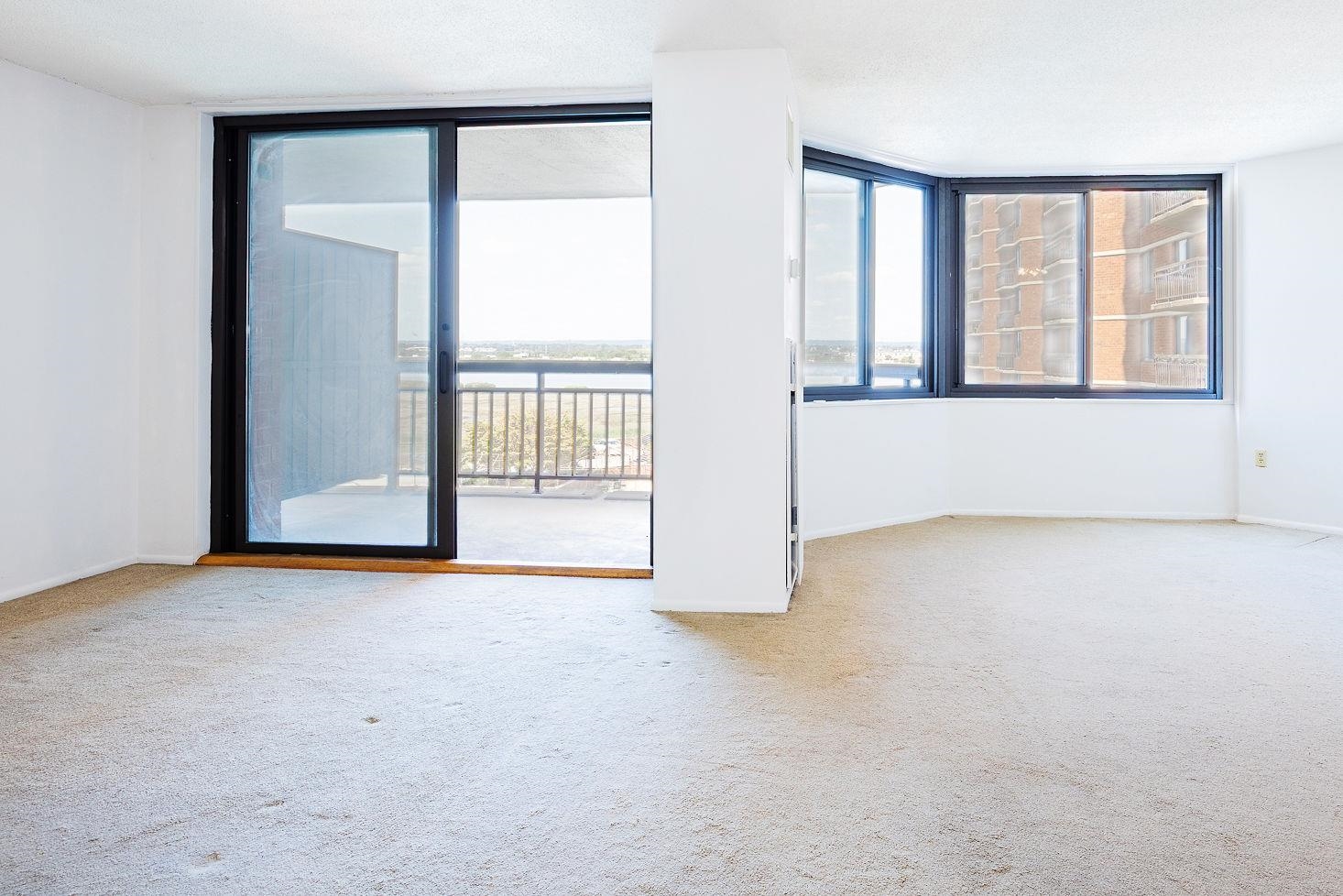 418 Harmon Cove Tower Property Photo 21