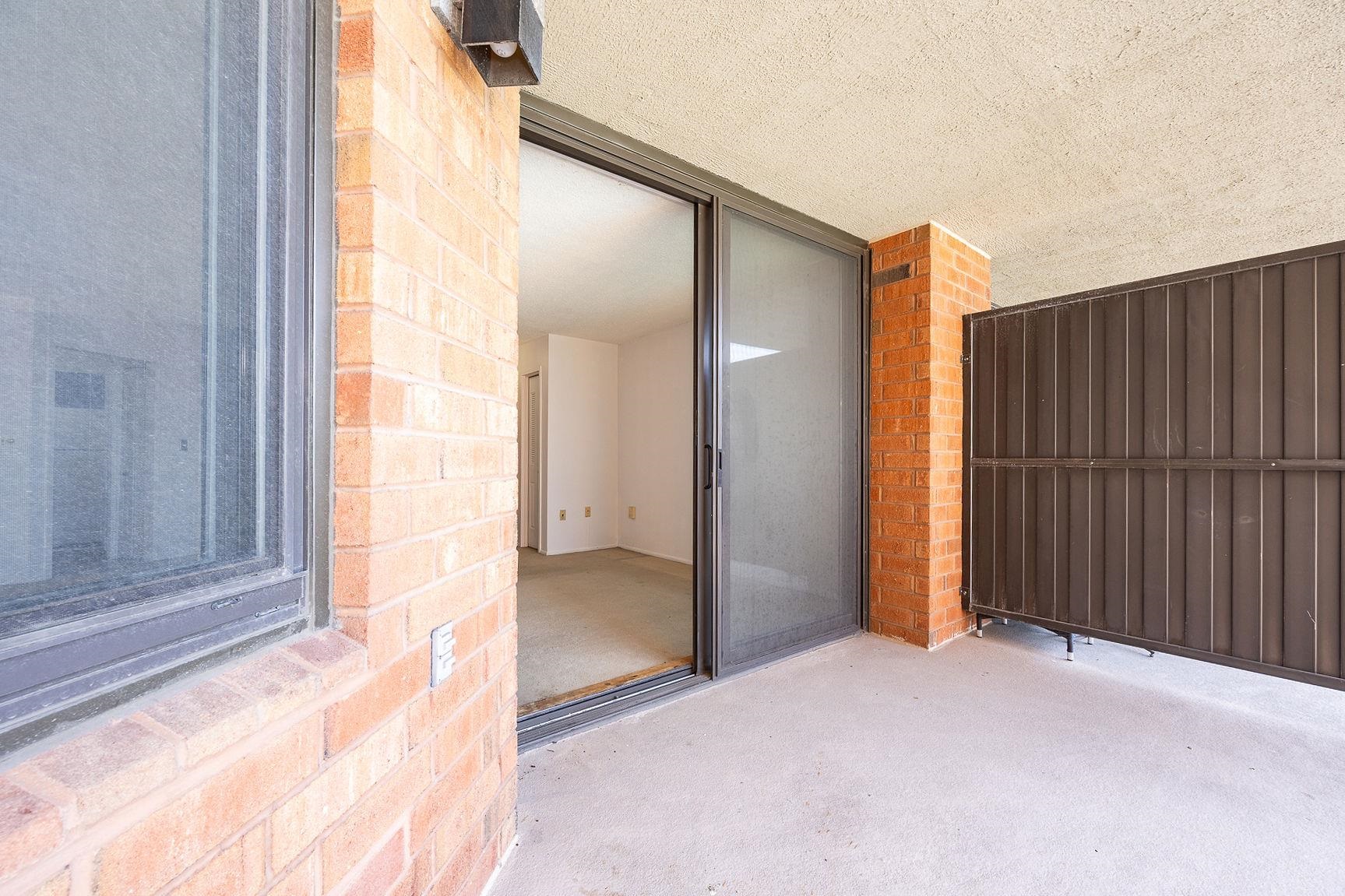 418 Harmon Cove Tower Property Photo 22