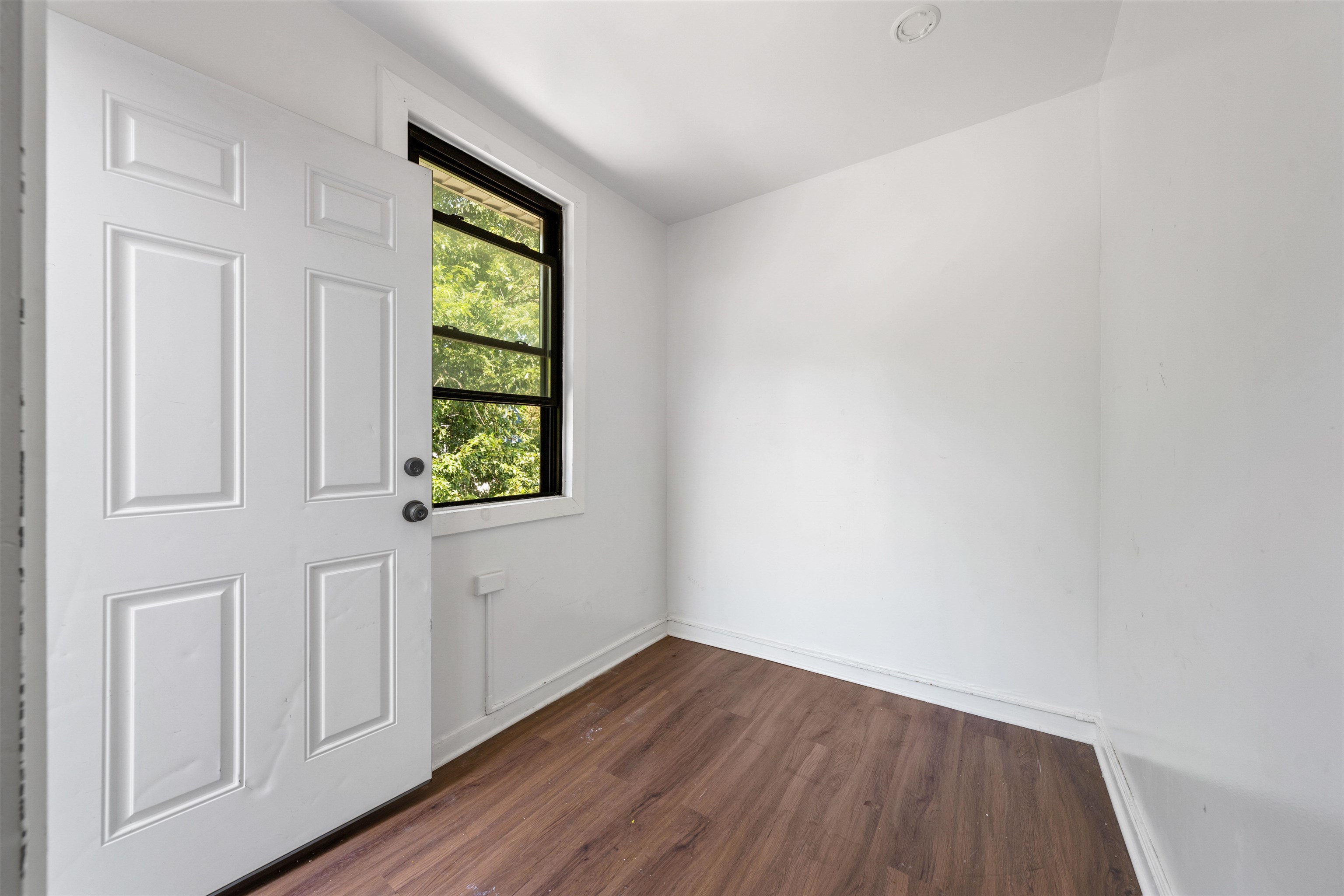 485 Cary St 2 Property Photo 6