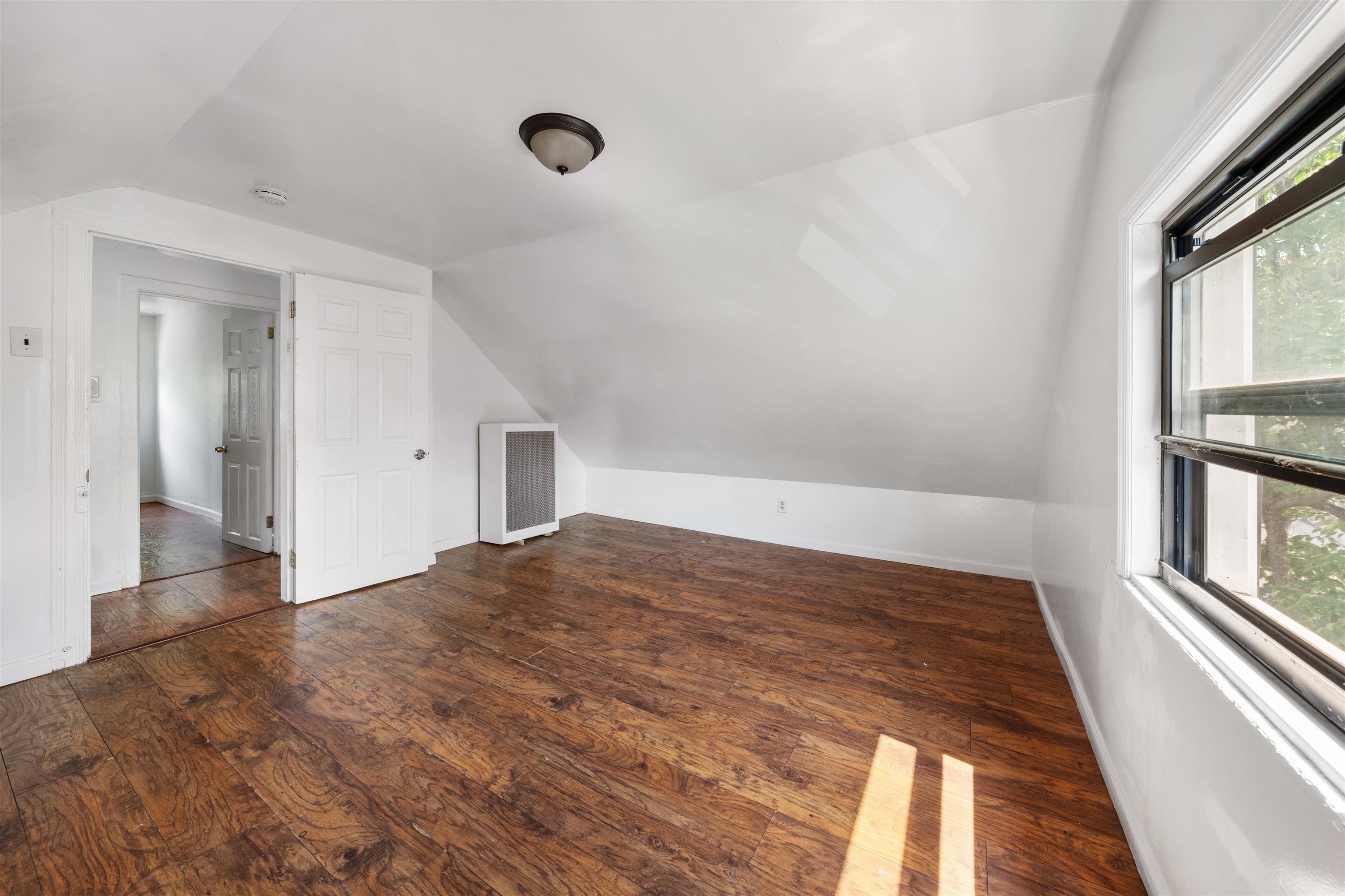 485 Cary St 2 Property Photo 8