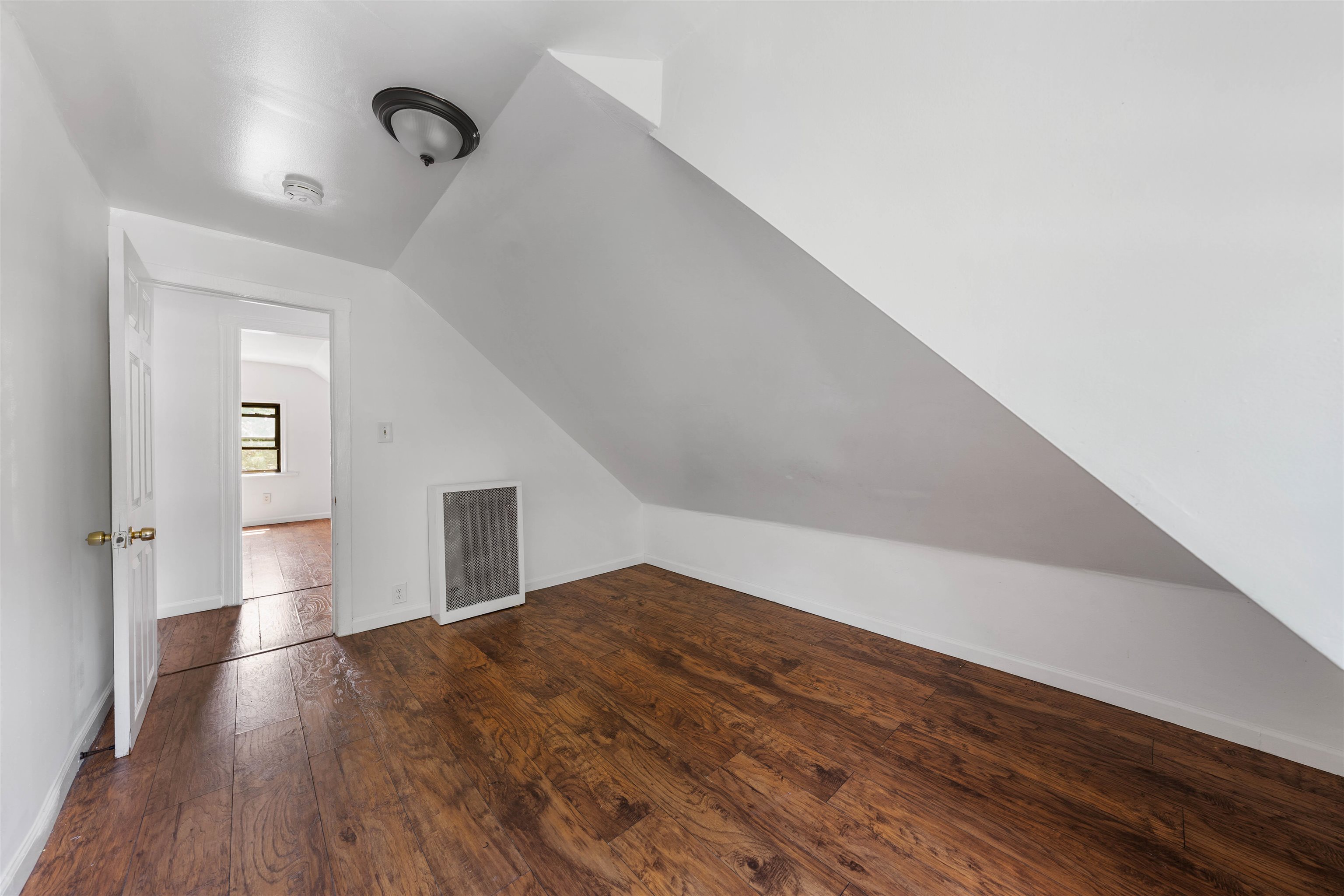 485 Cary St 2 Property Photo 10