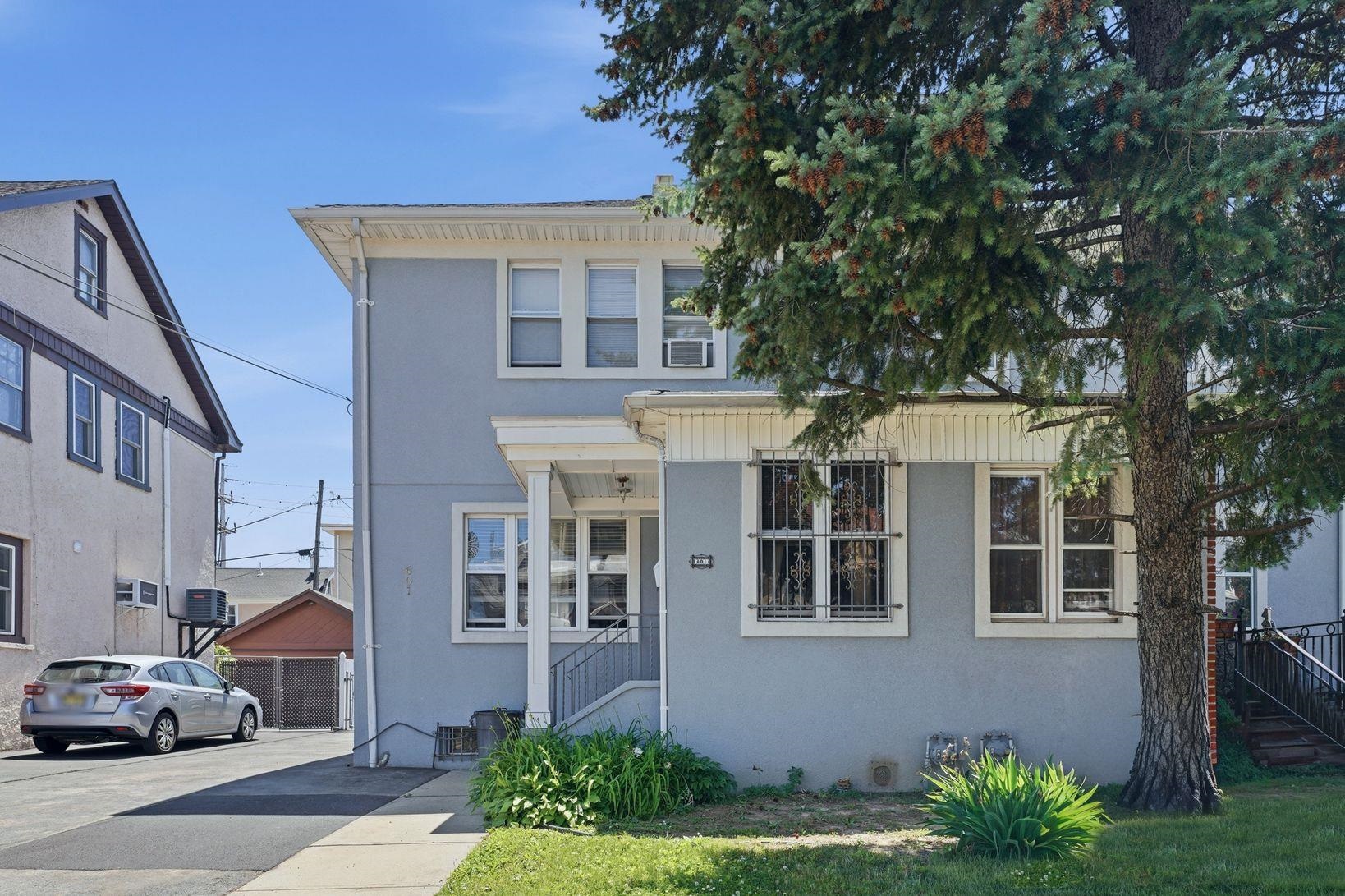 601 80th St Property Photo 1