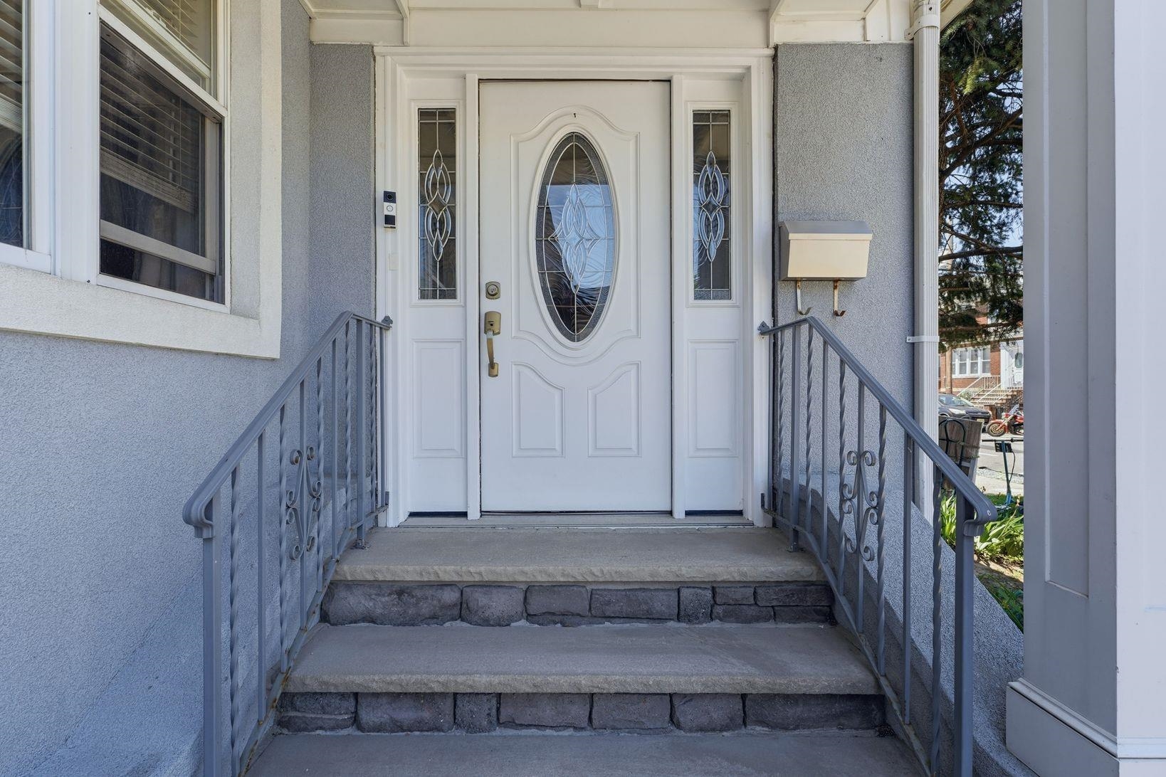 601 80th St Property Photo 4