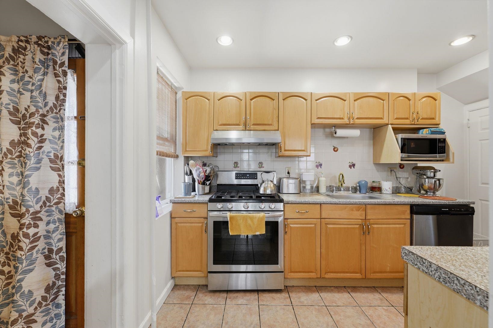 601 80th St Property Photo 13