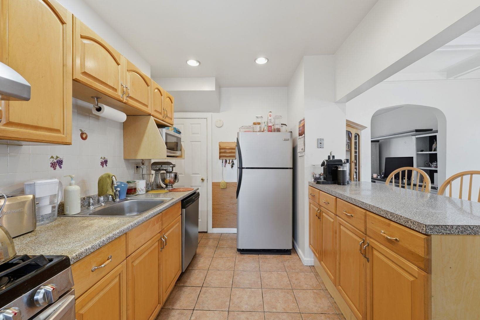 601 80th St Property Photo 14