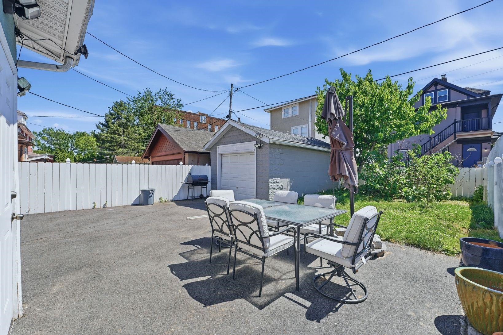 601 80th St Property Photo 40