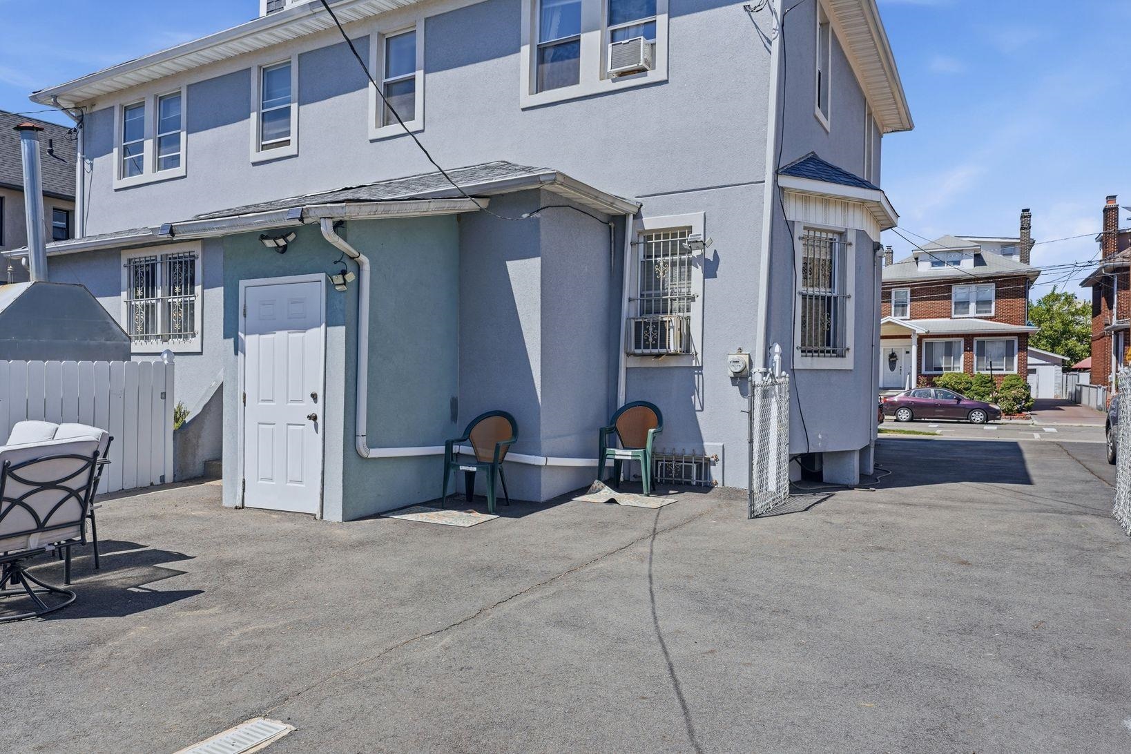 601 80th St Property Photo 45