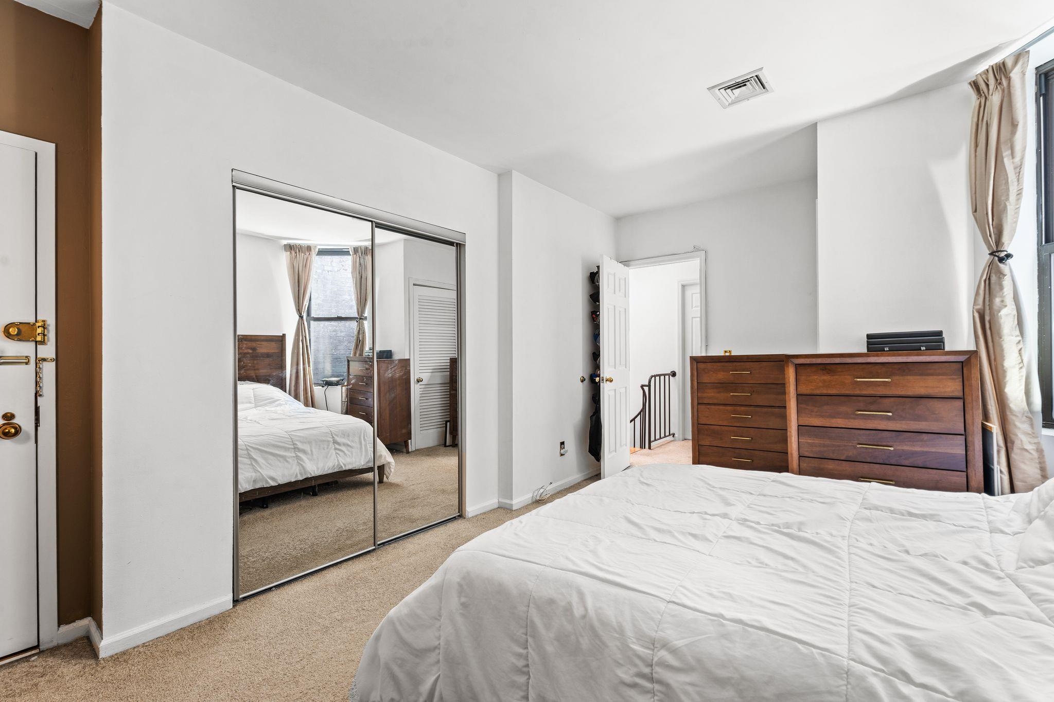 222 48th St 4d Property Photo 14
