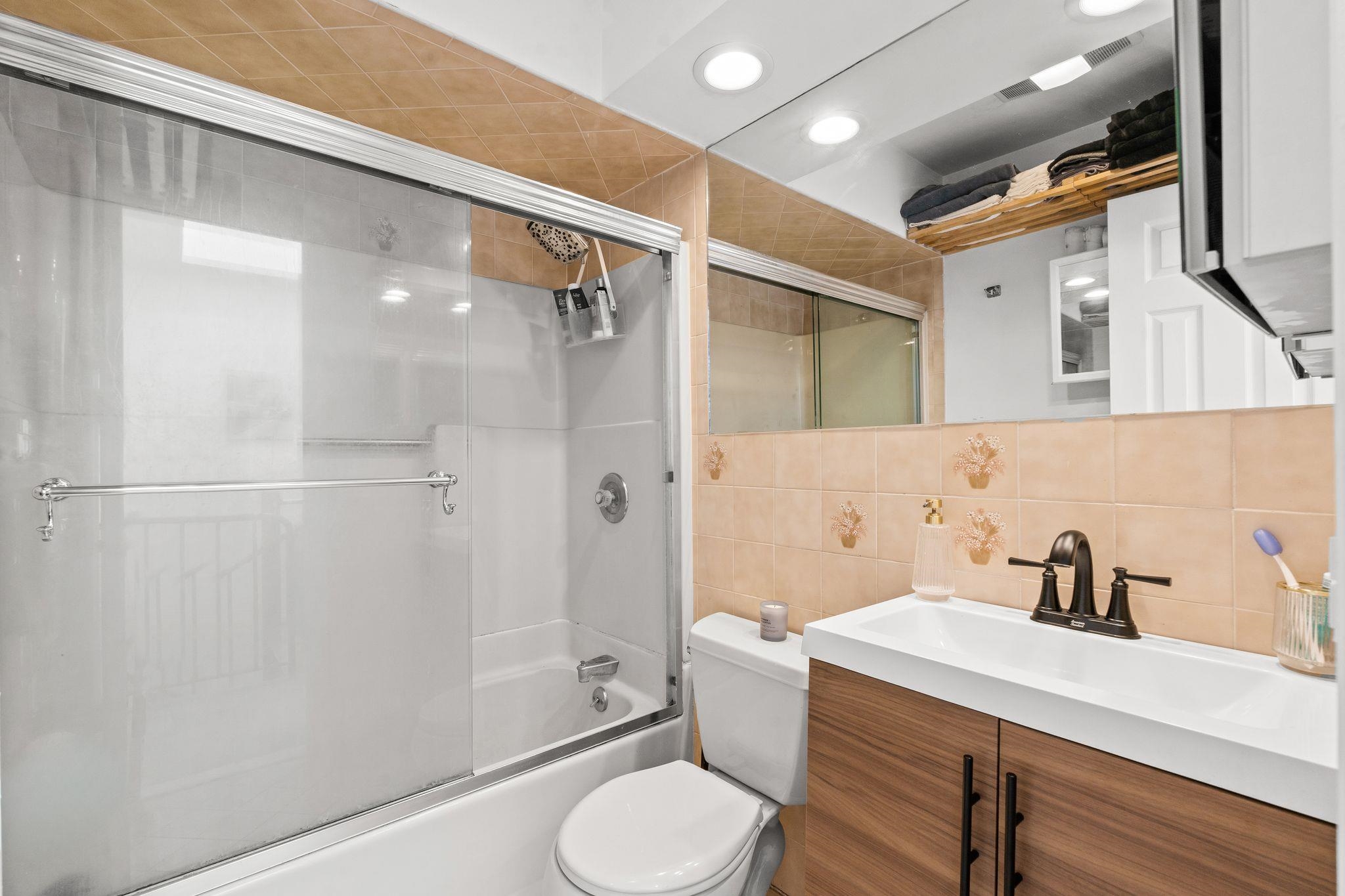 222 48th St 4d Property Photo 15