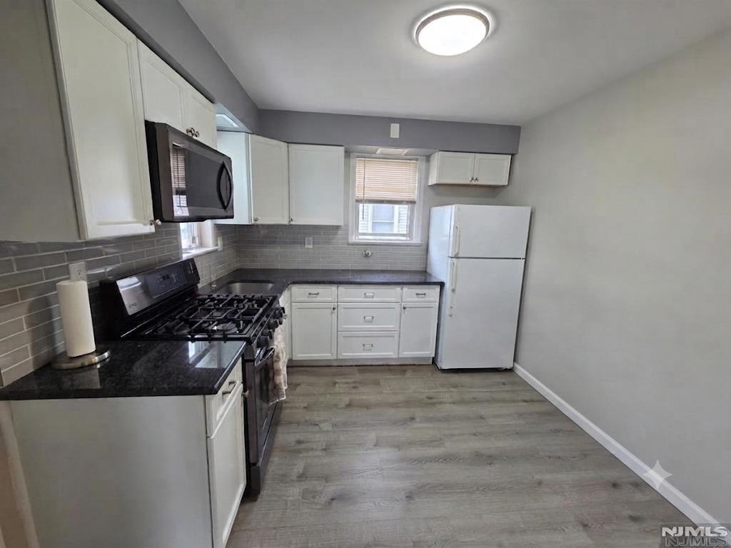 166 Carmita Ave 2 Property Photo 3