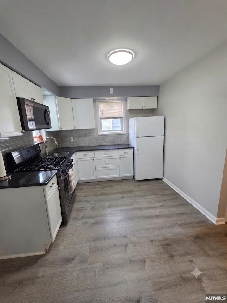 166 Carmita Ave 2 Property Photo 4
