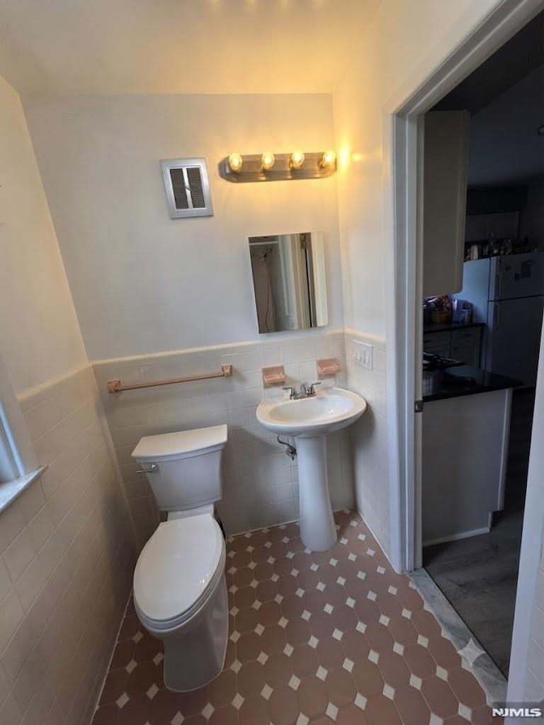 166 Carmita Ave 2 Property Photo 14