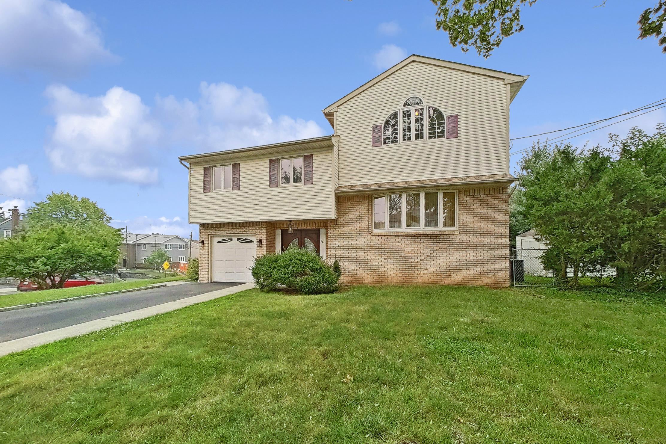 56 Eaton Pl Property Photo 3