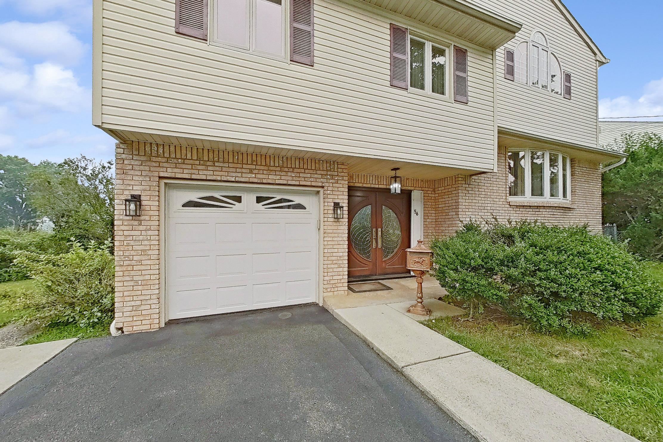 56 Eaton Pl Property Photo 5