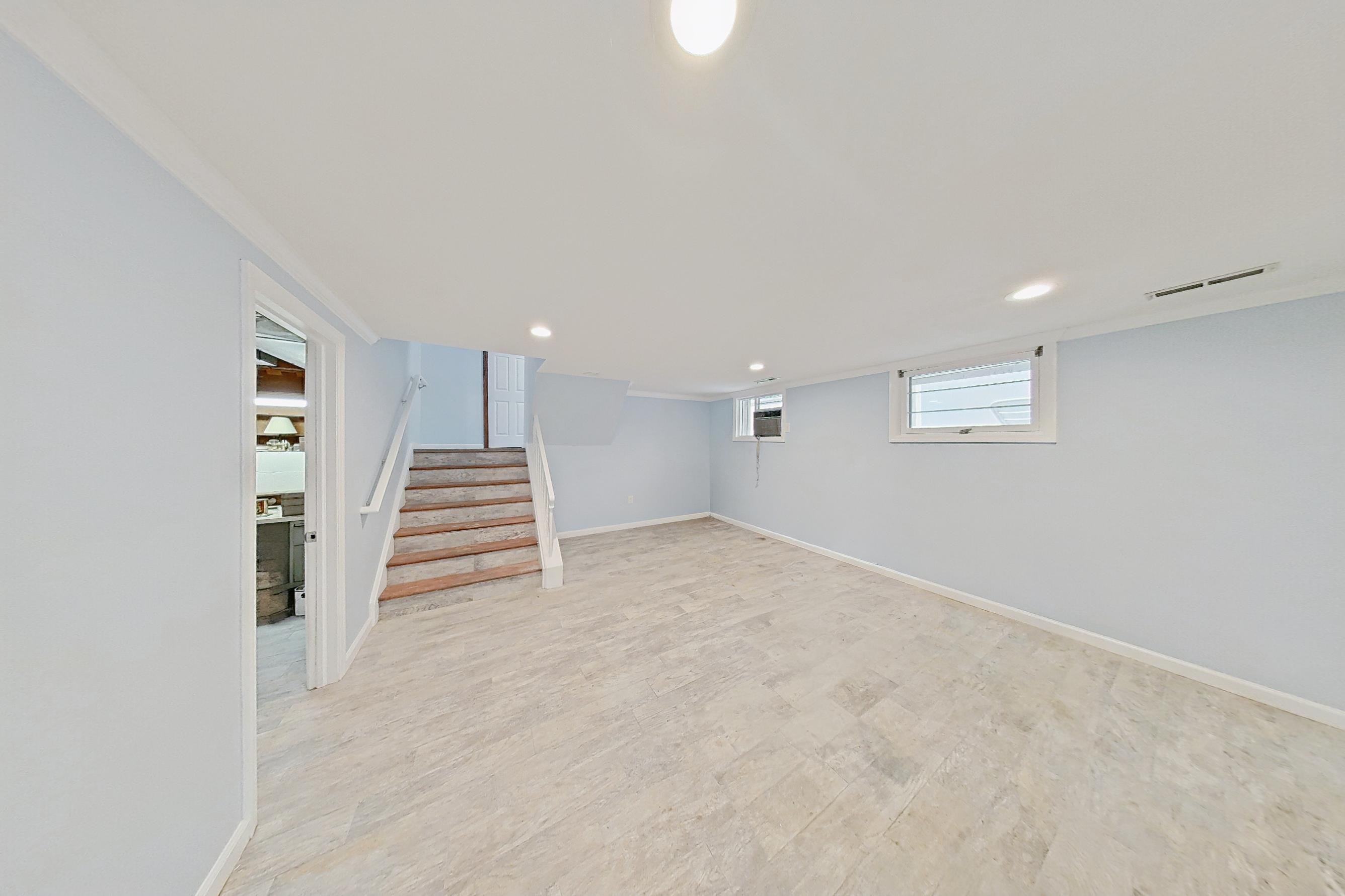 56 Eaton Pl Property Photo 14