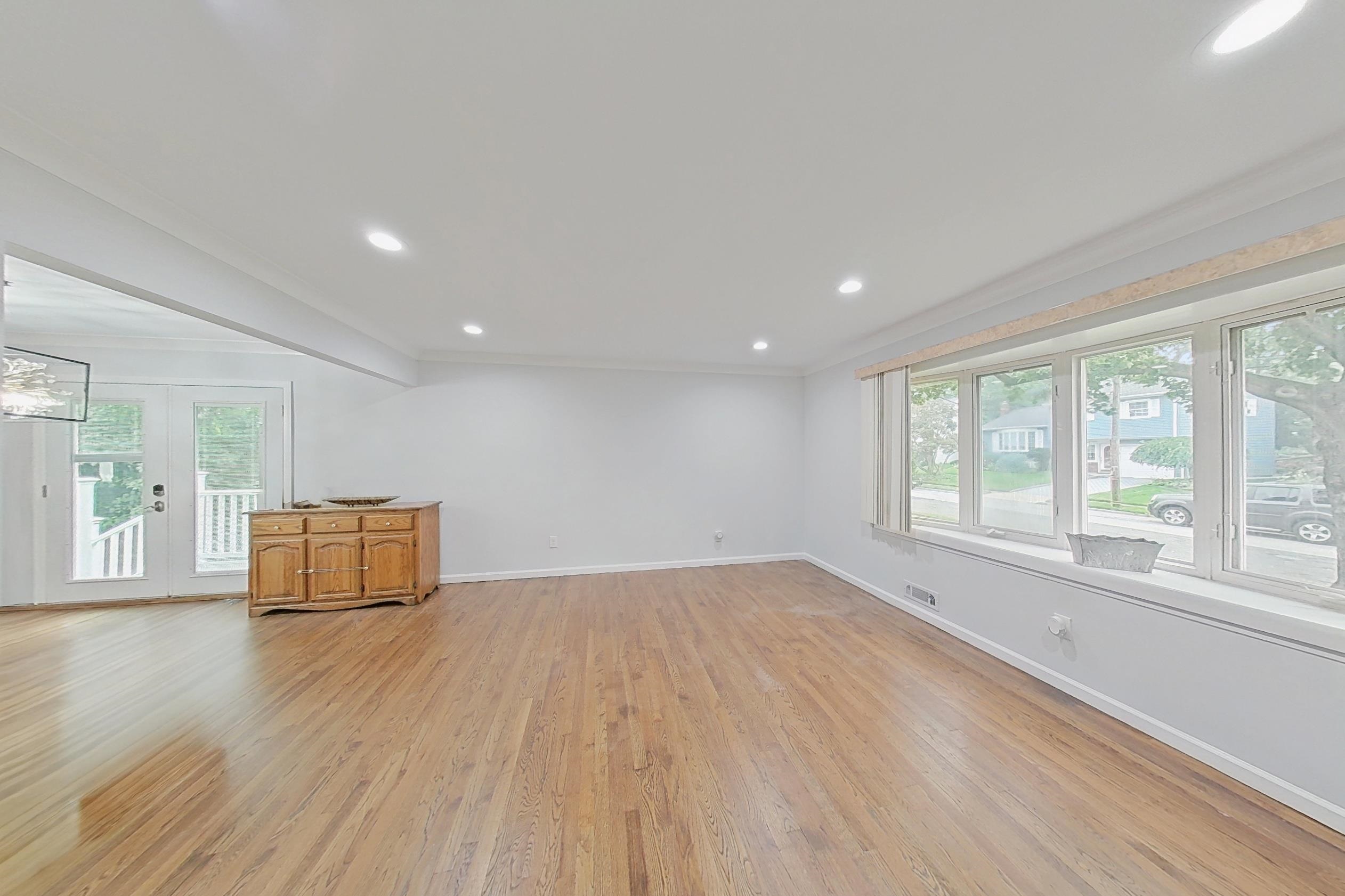 56 Eaton Pl Property Photo 17