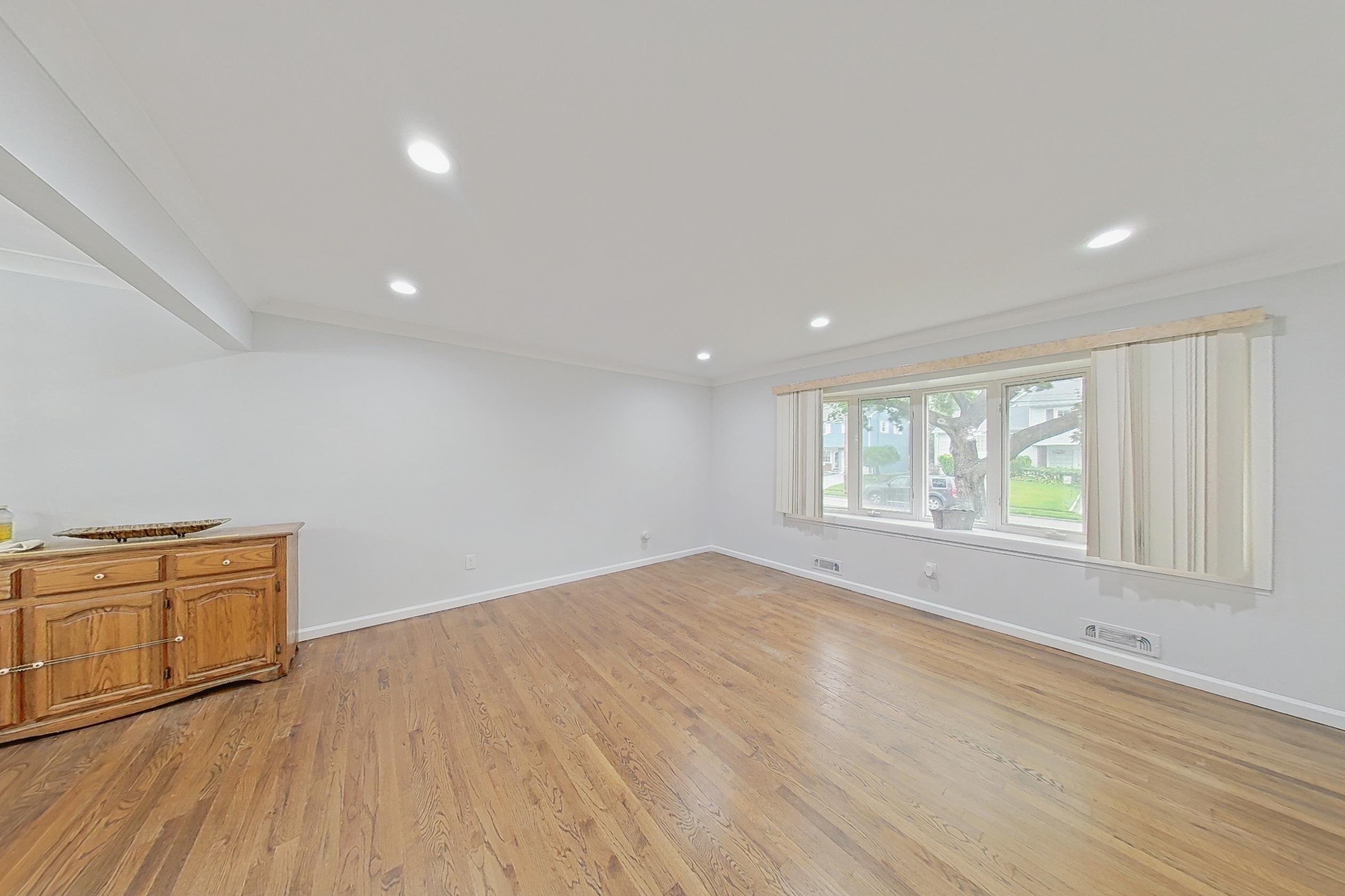 56 Eaton Pl Property Photo 18