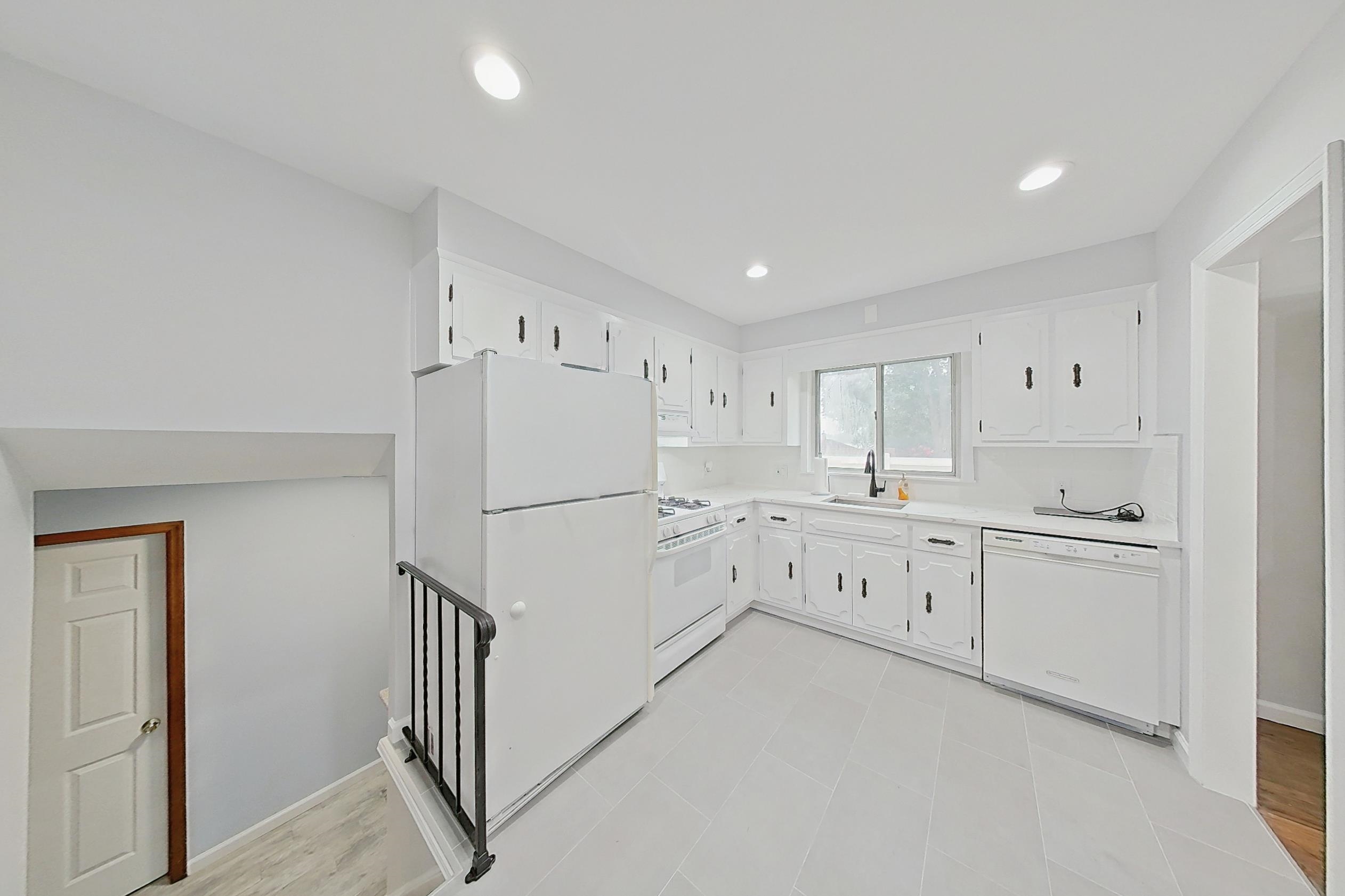 56 Eaton Pl Property Photo 24