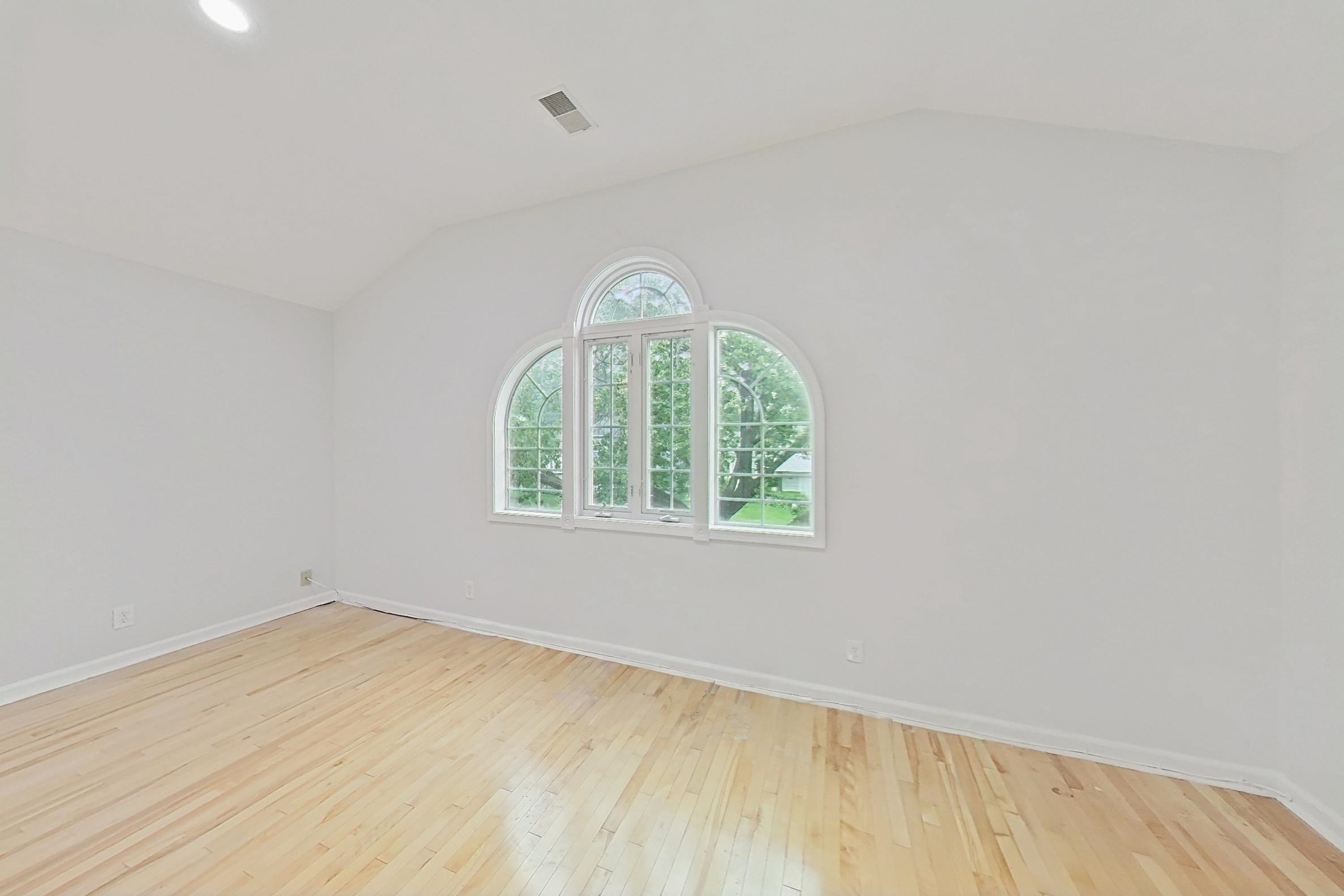56 Eaton Pl Property Photo 32